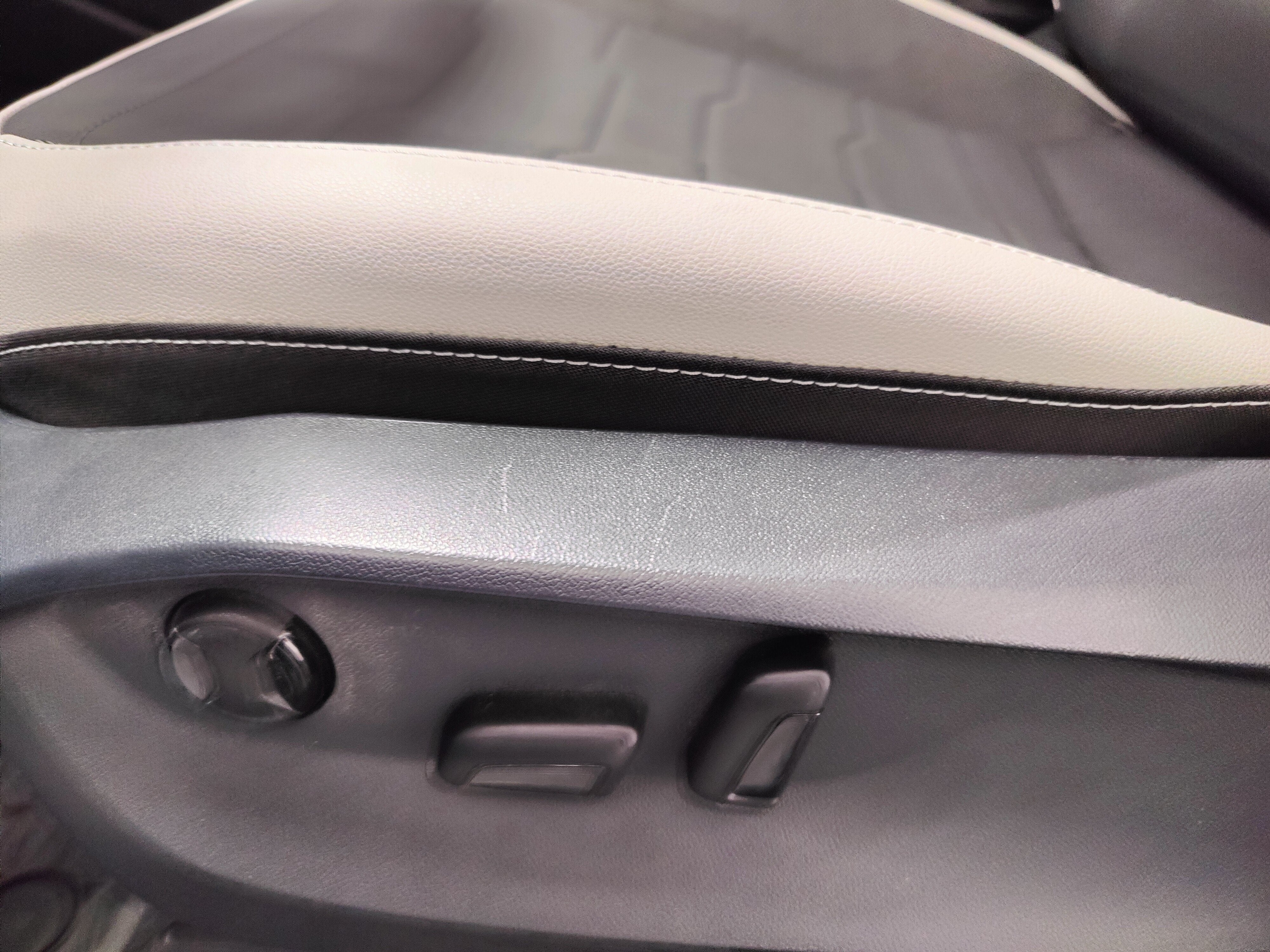 2025 Volkswagen Taos SE AWD w/Sunroof