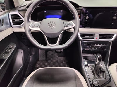 2025 Volkswagen Taos SE AWD w/Sunroof