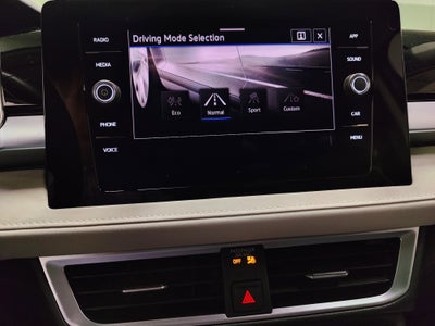 2025 Volkswagen Taos SE AWD w/Sunroof