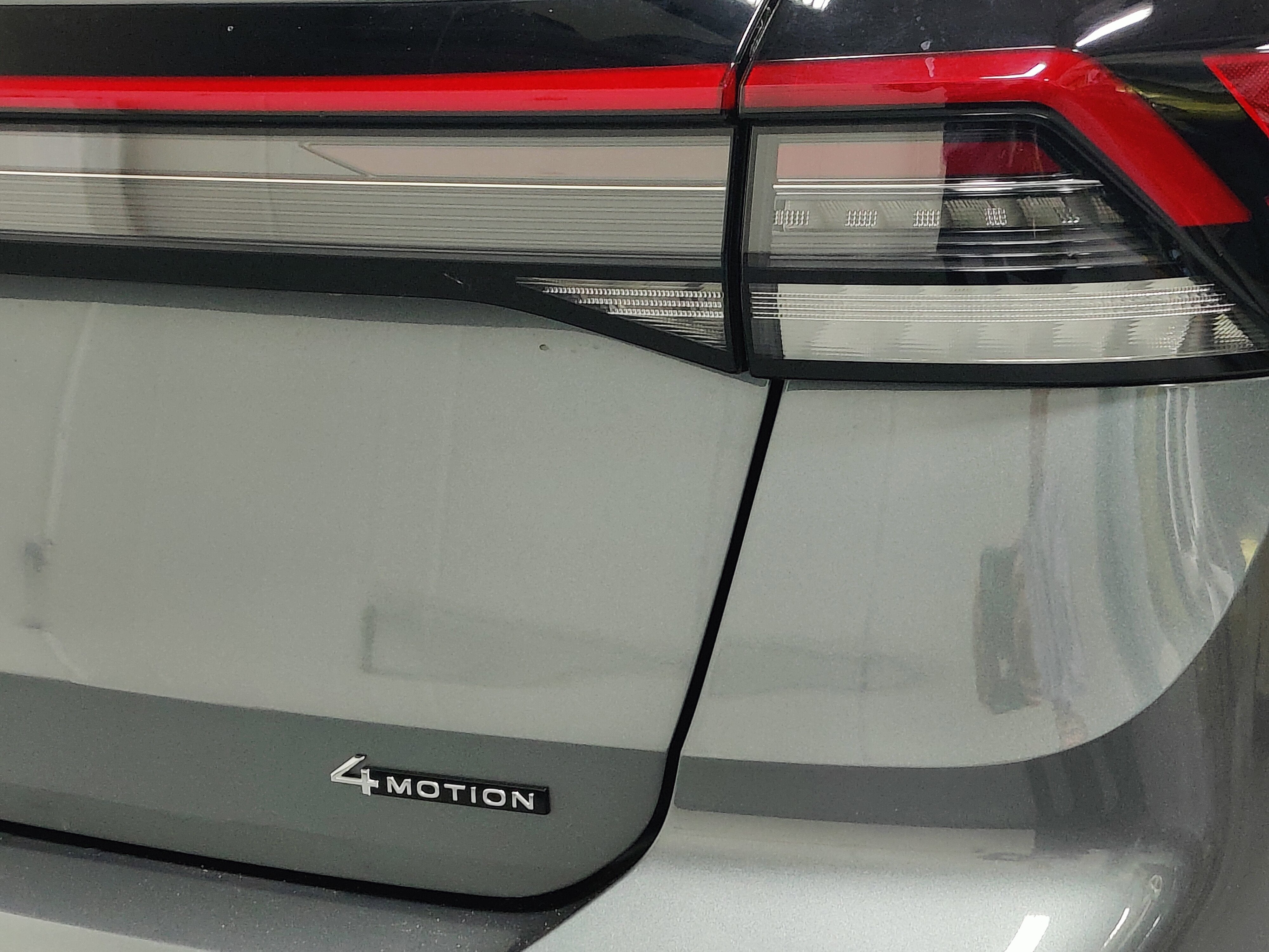 2025 Volkswagen Taos SE AWD w/Sunroof