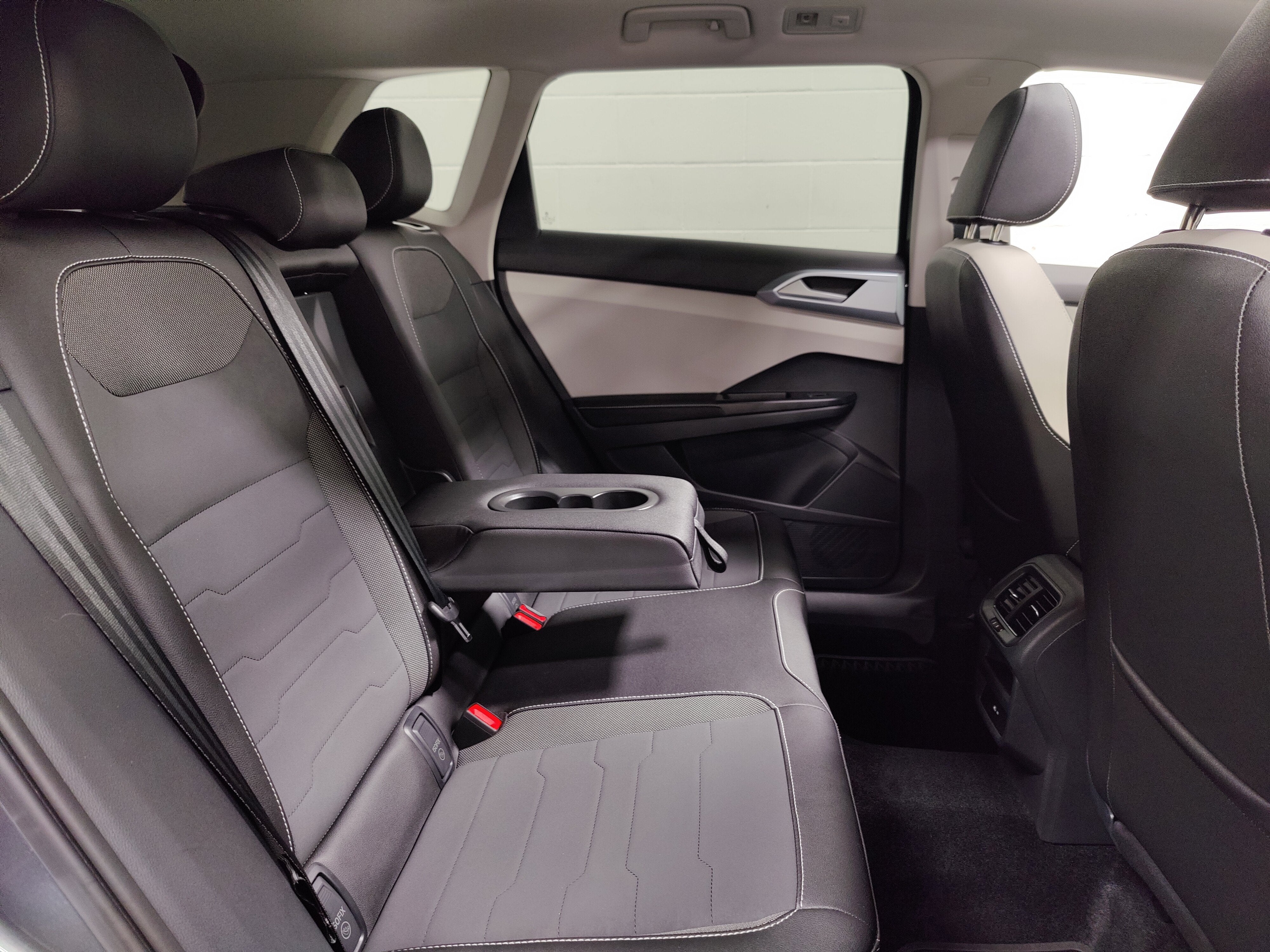 2025 Volkswagen Taos SE AWD w/Sunroof