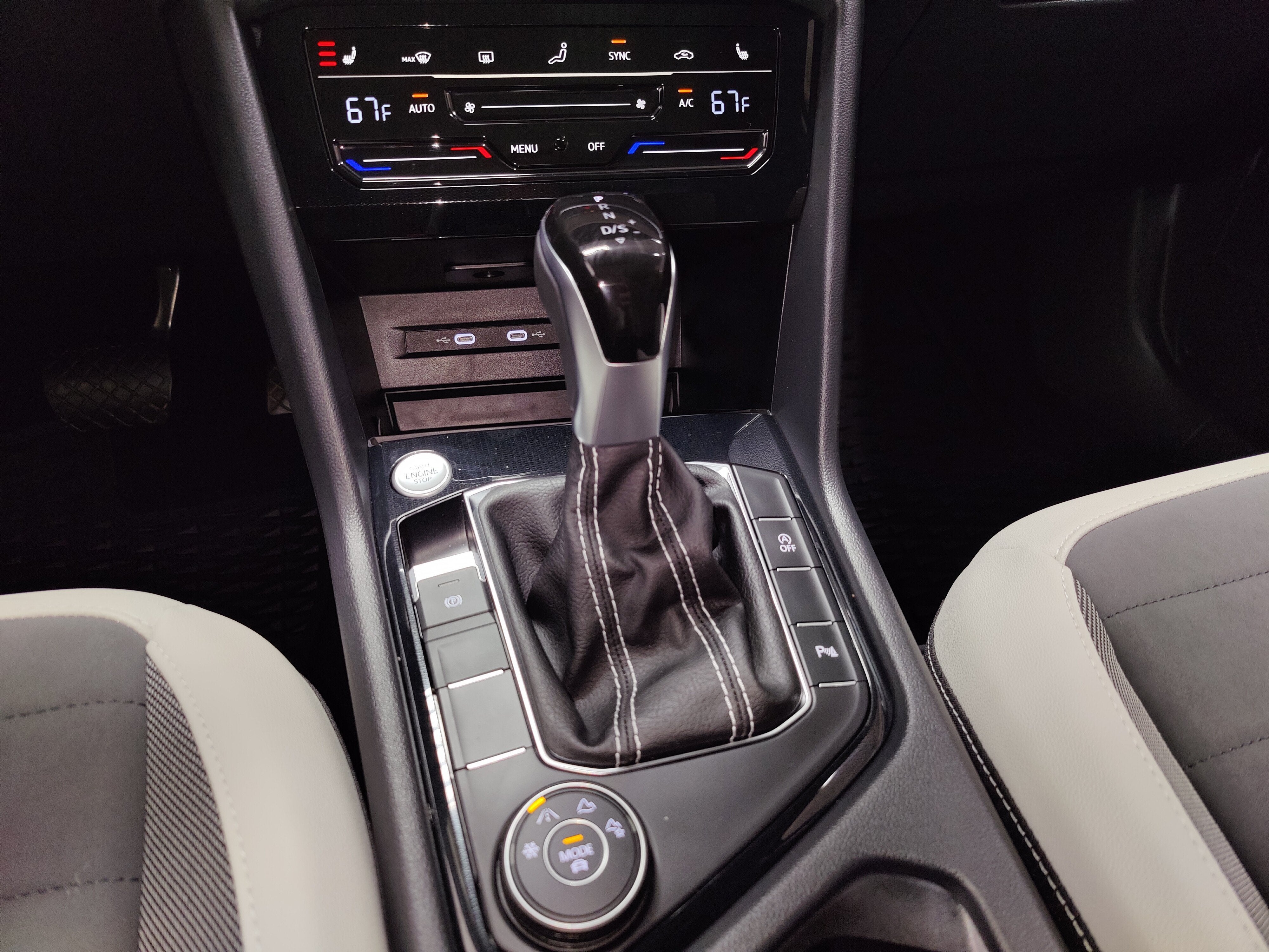 2025 Volkswagen Taos SE AWD w/Sunroof