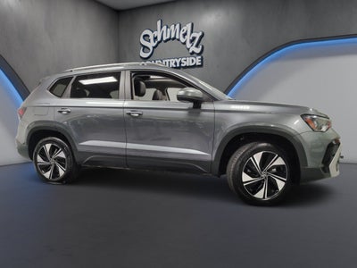 2025 Volkswagen Taos SE AWD w/Sunroof