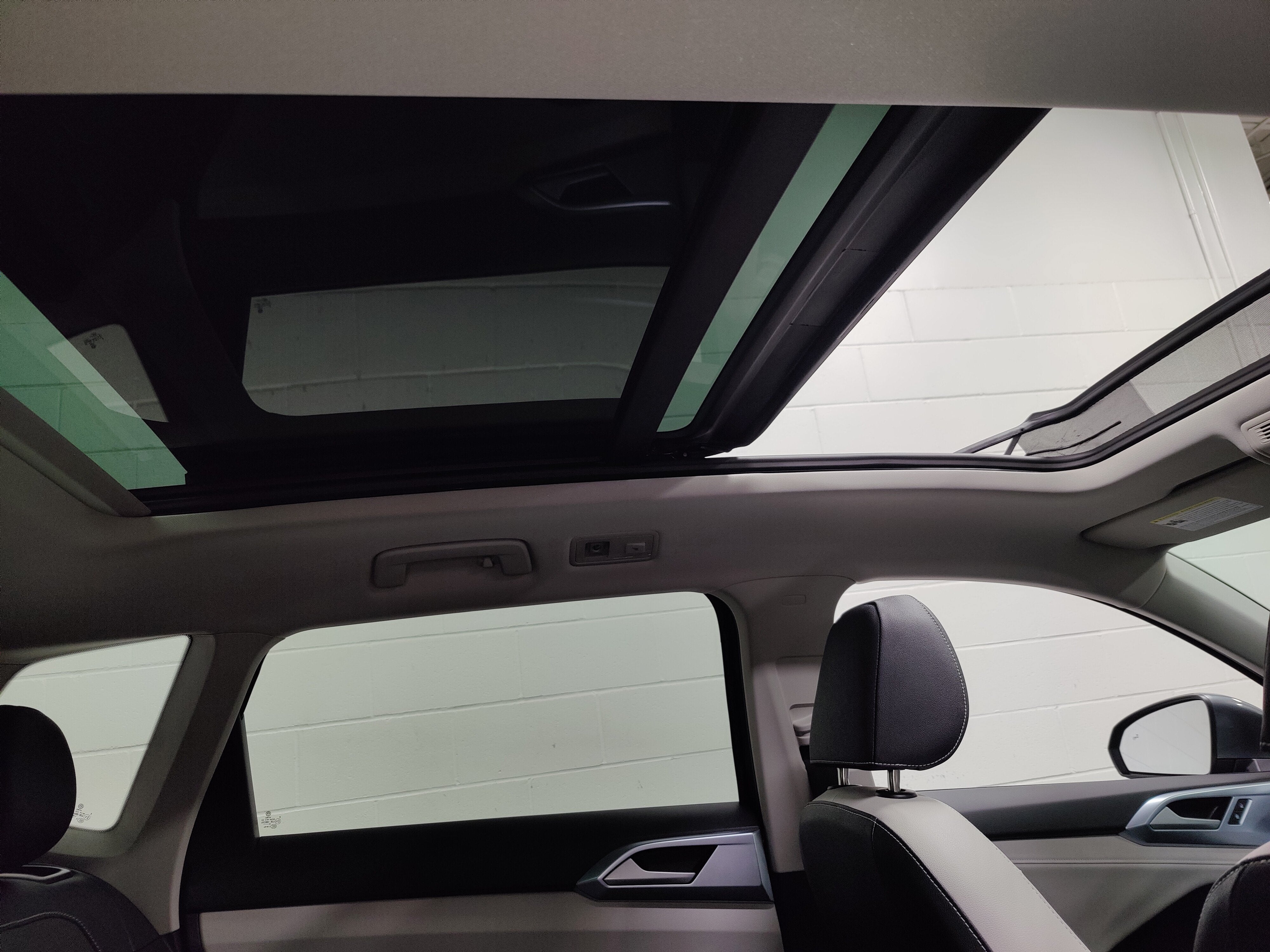2025 Volkswagen Taos SE AWD w/Sunroof