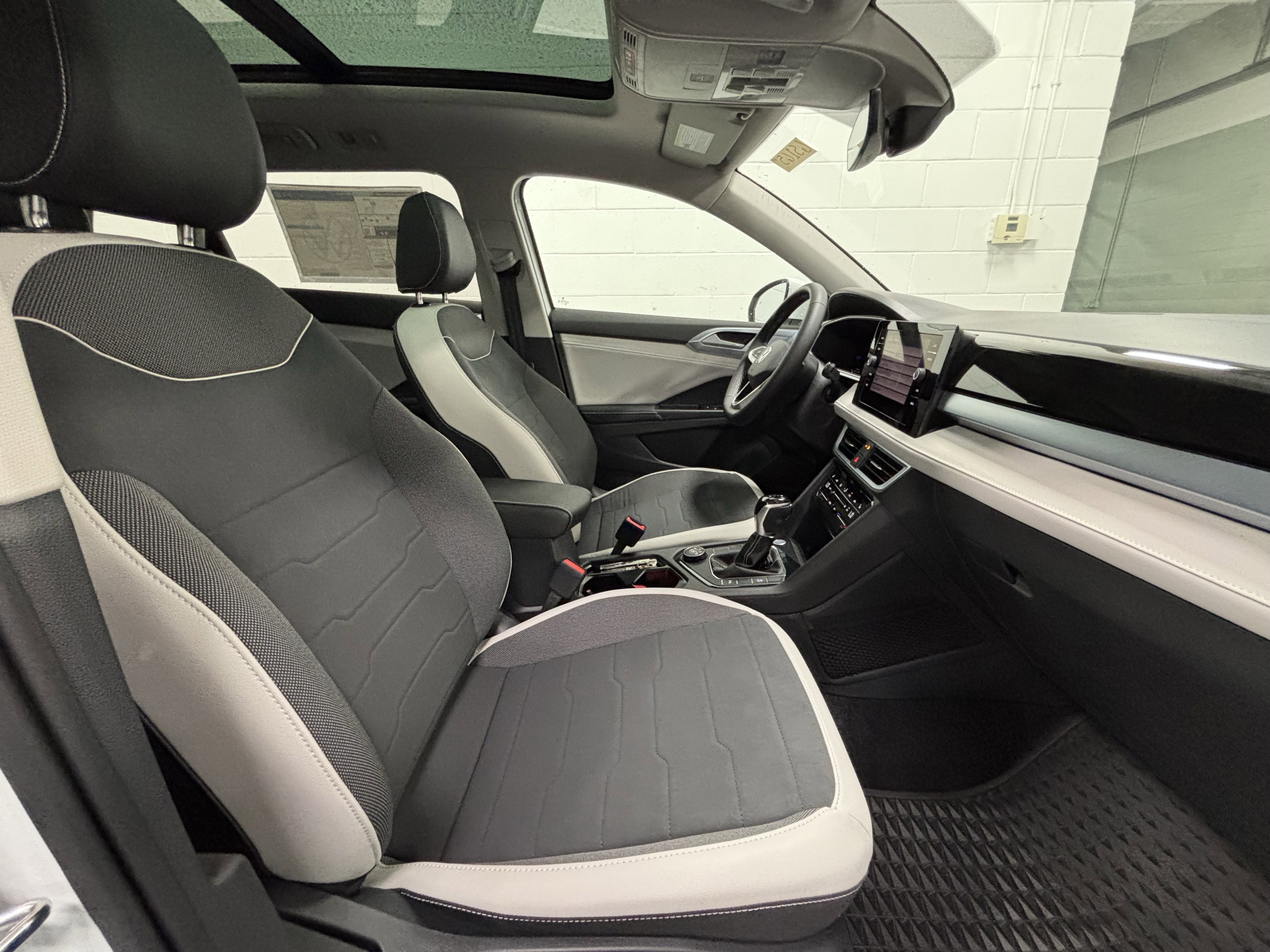 2025 Volkswagen Taos SE