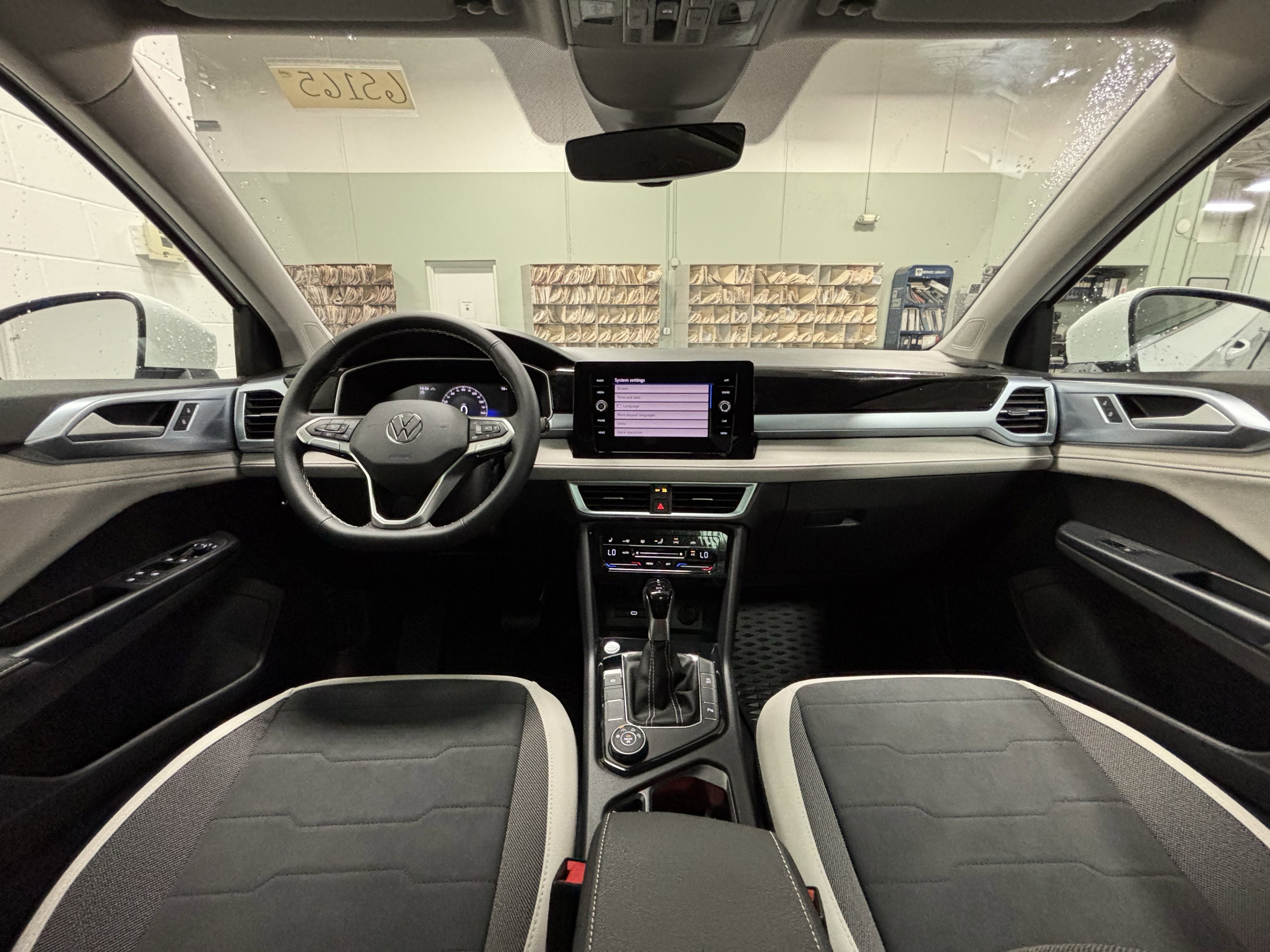 2025 Volkswagen Taos SE