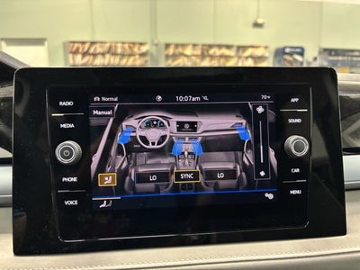 2025 Volkswagen Taos SE