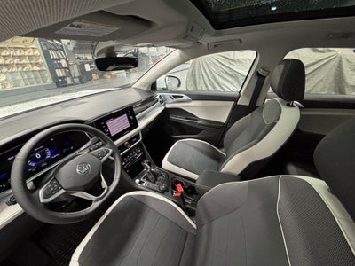 2025 Volkswagen Taos SE