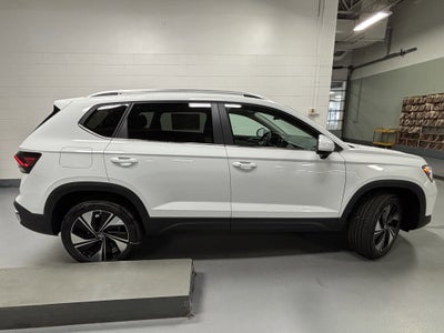 2025 Volkswagen Taos SE