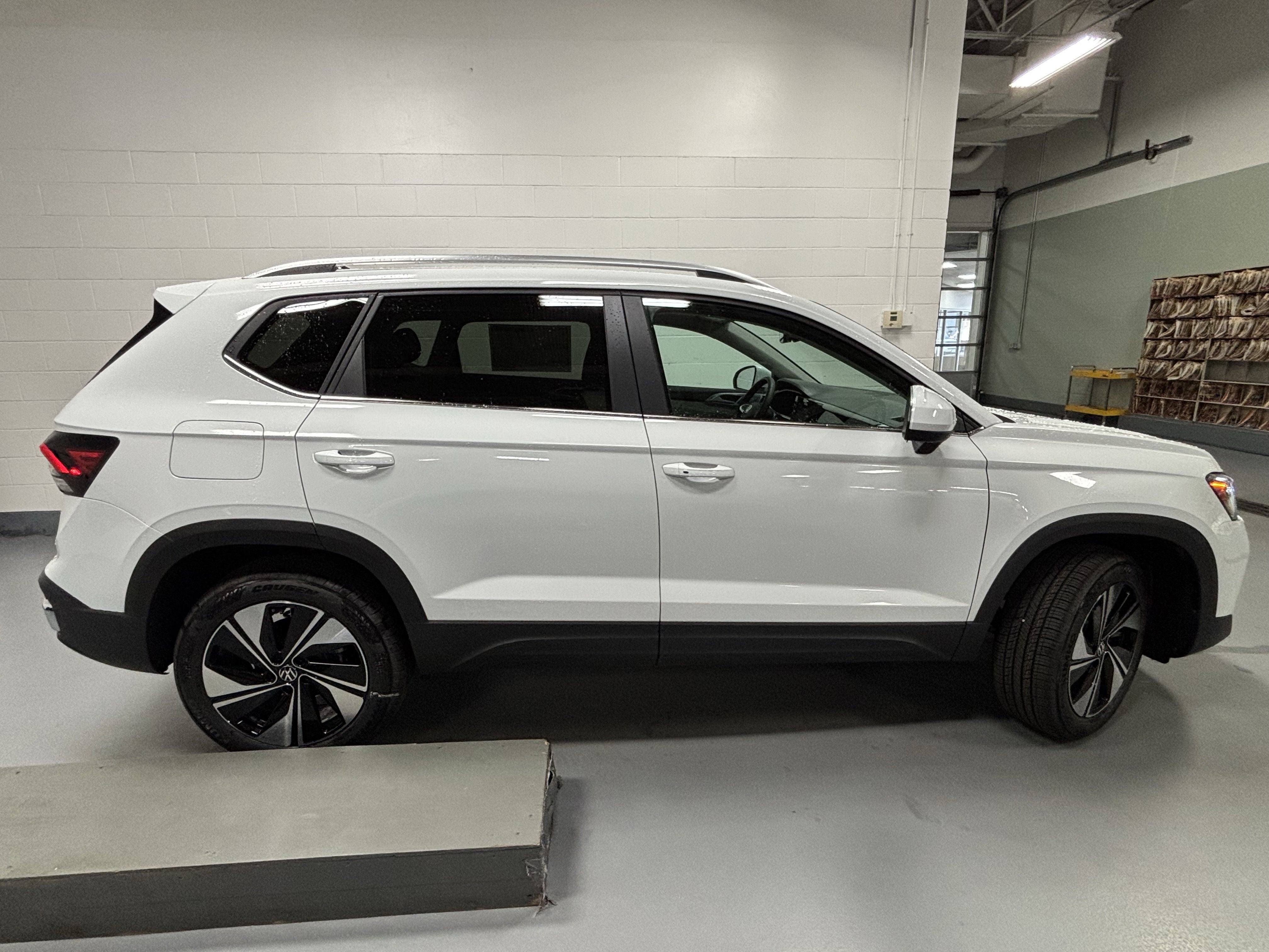 2025 Volkswagen Taos SE