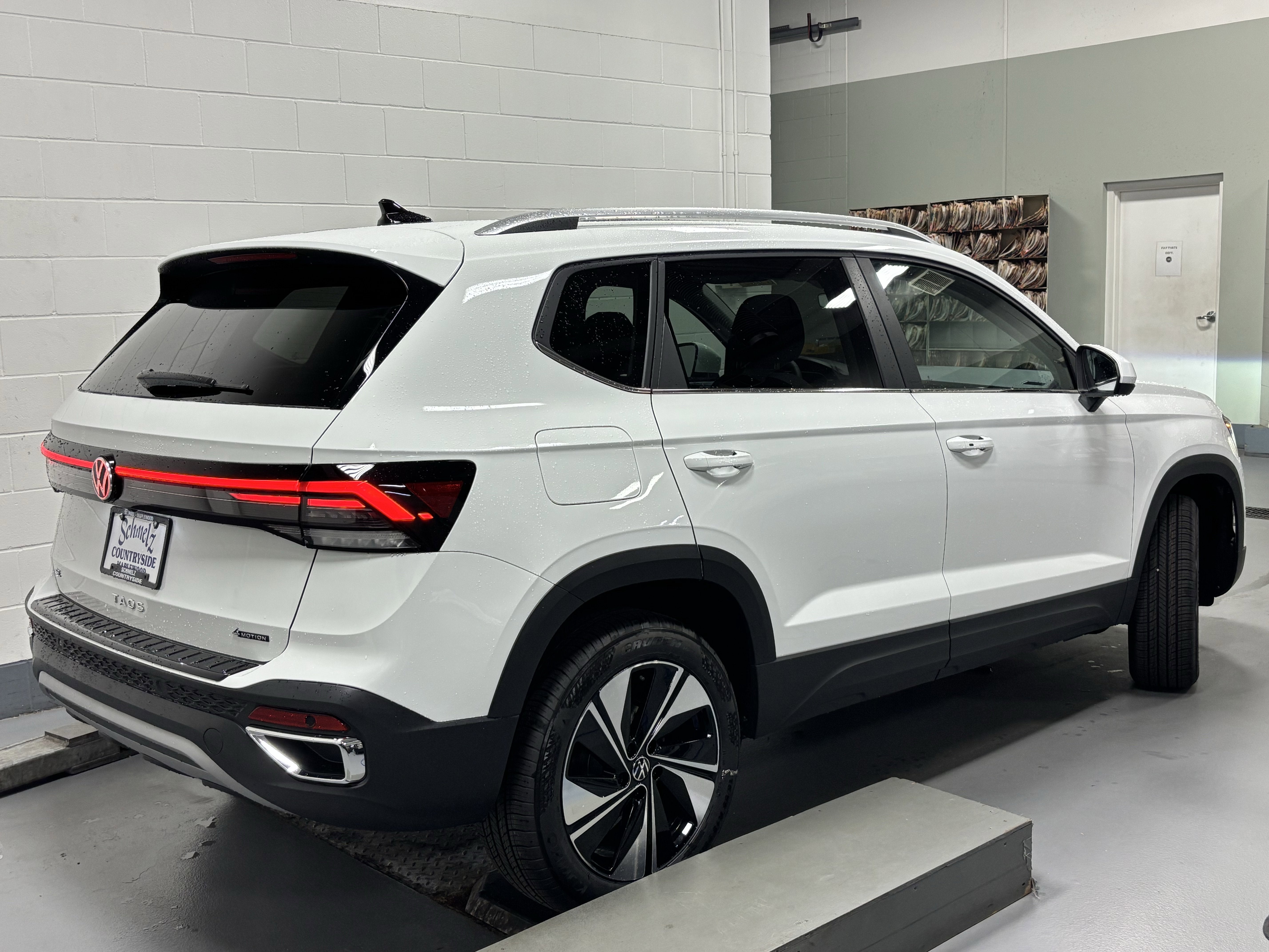2025 Volkswagen Taos SE