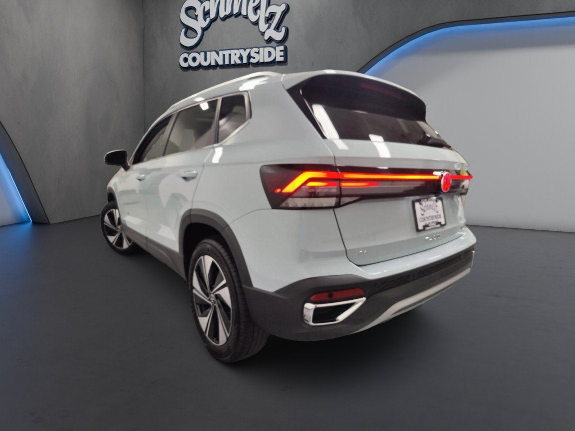 2025 Volkswagen Taos SE AWD w/Sunroof
