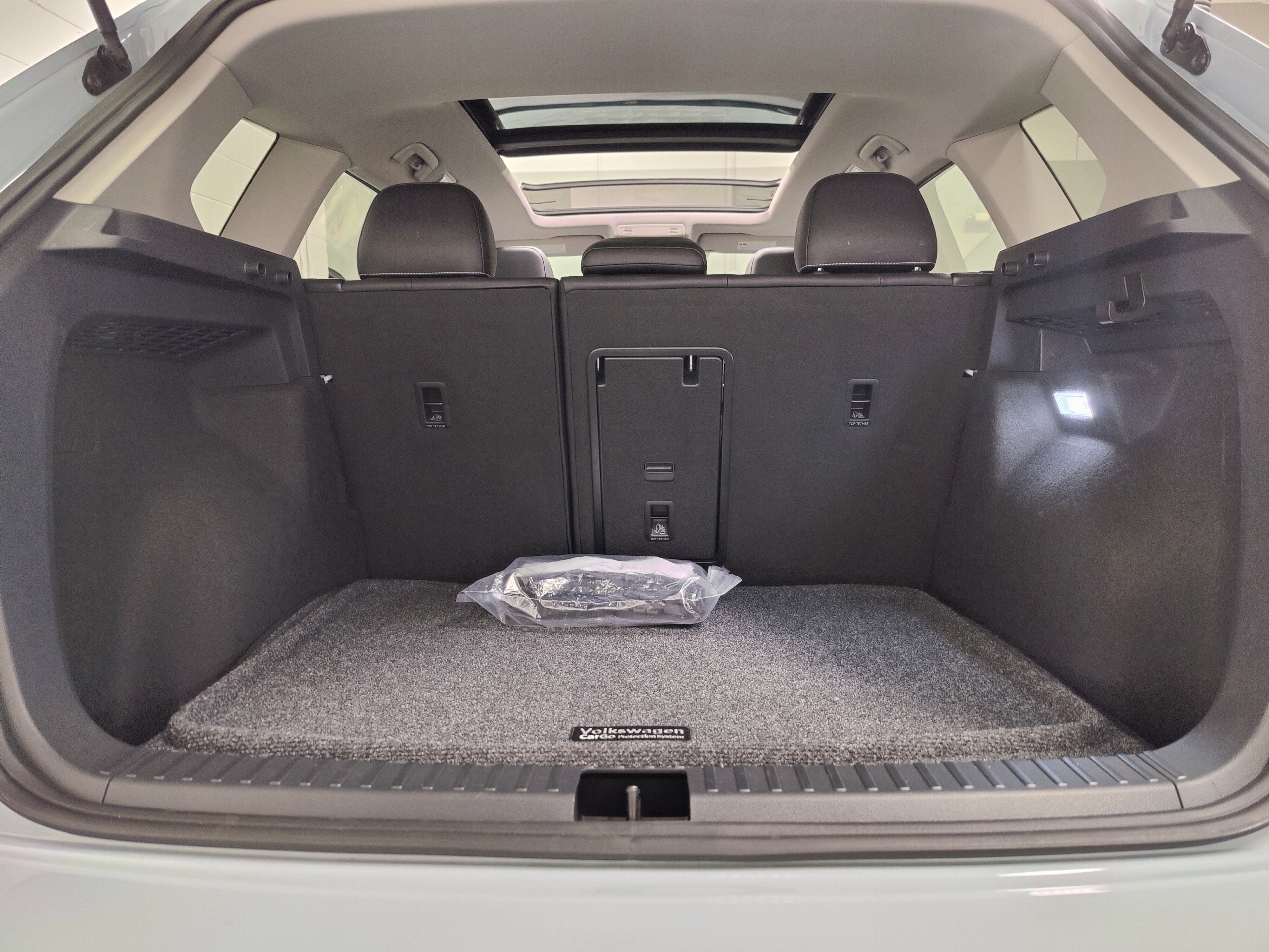 2025 Volkswagen Taos SE AWD w/Sunroof
