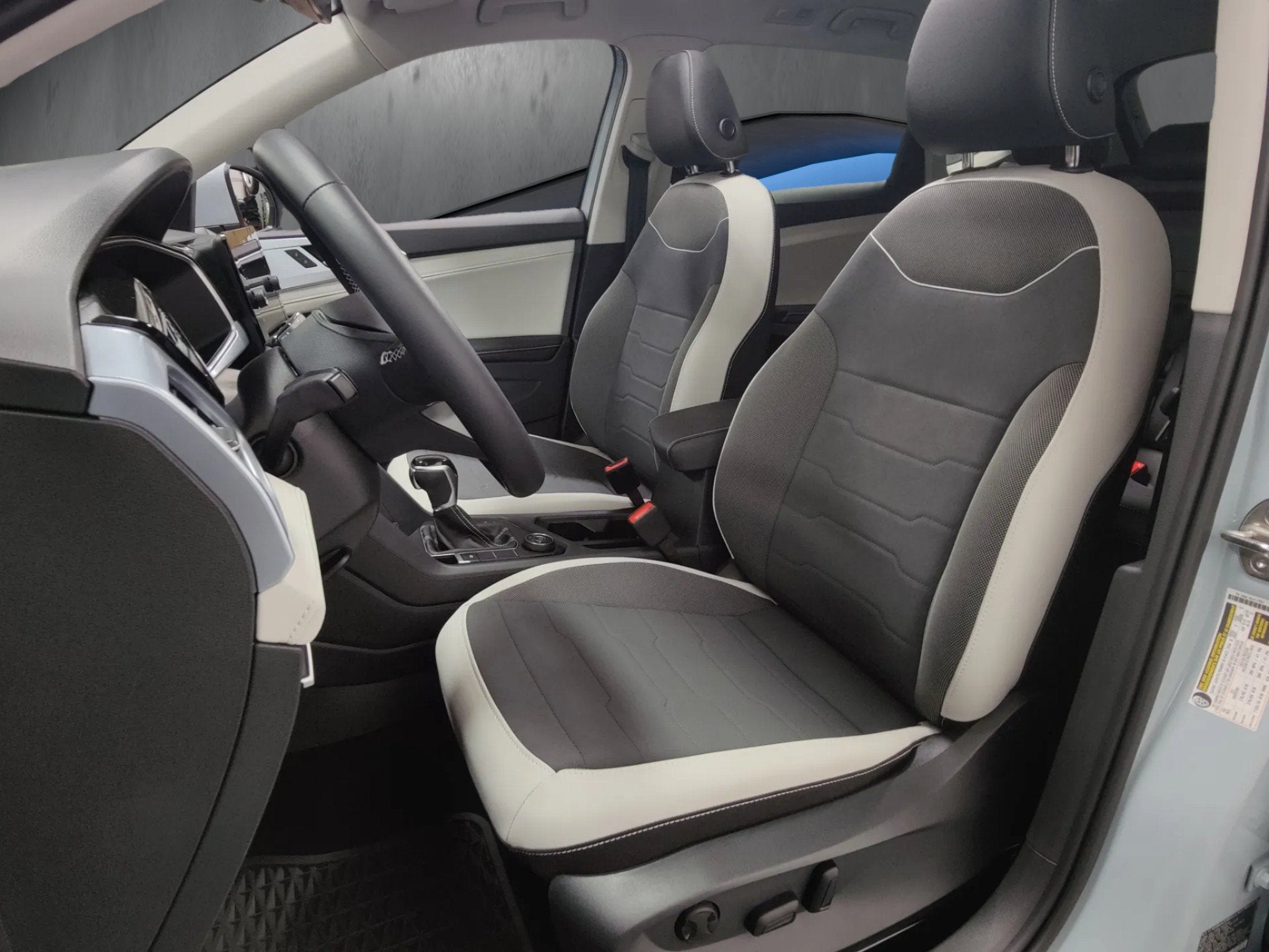 2025 Volkswagen Taos SE AWD w/Sunroof