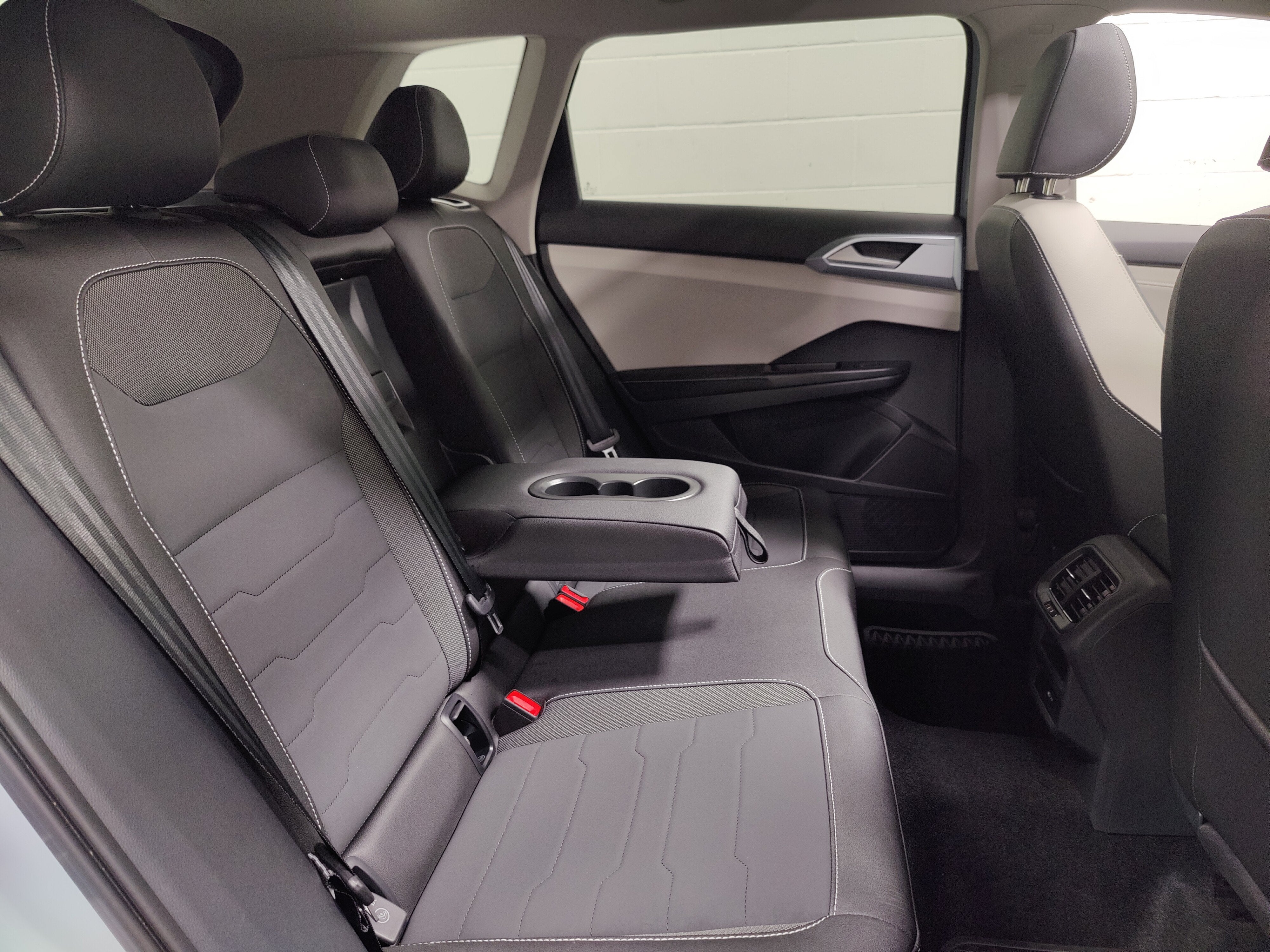 2025 Volkswagen Taos SE AWD w/Sunroof