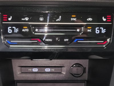 2025 Volkswagen Taos SE AWD w/Sunroof