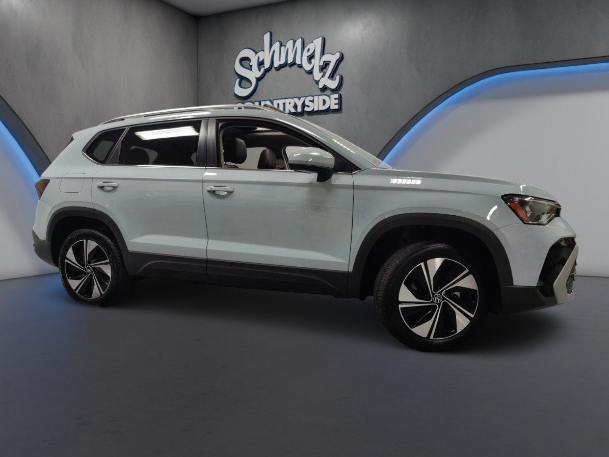 2025 Volkswagen Taos SE AWD w/Sunroof