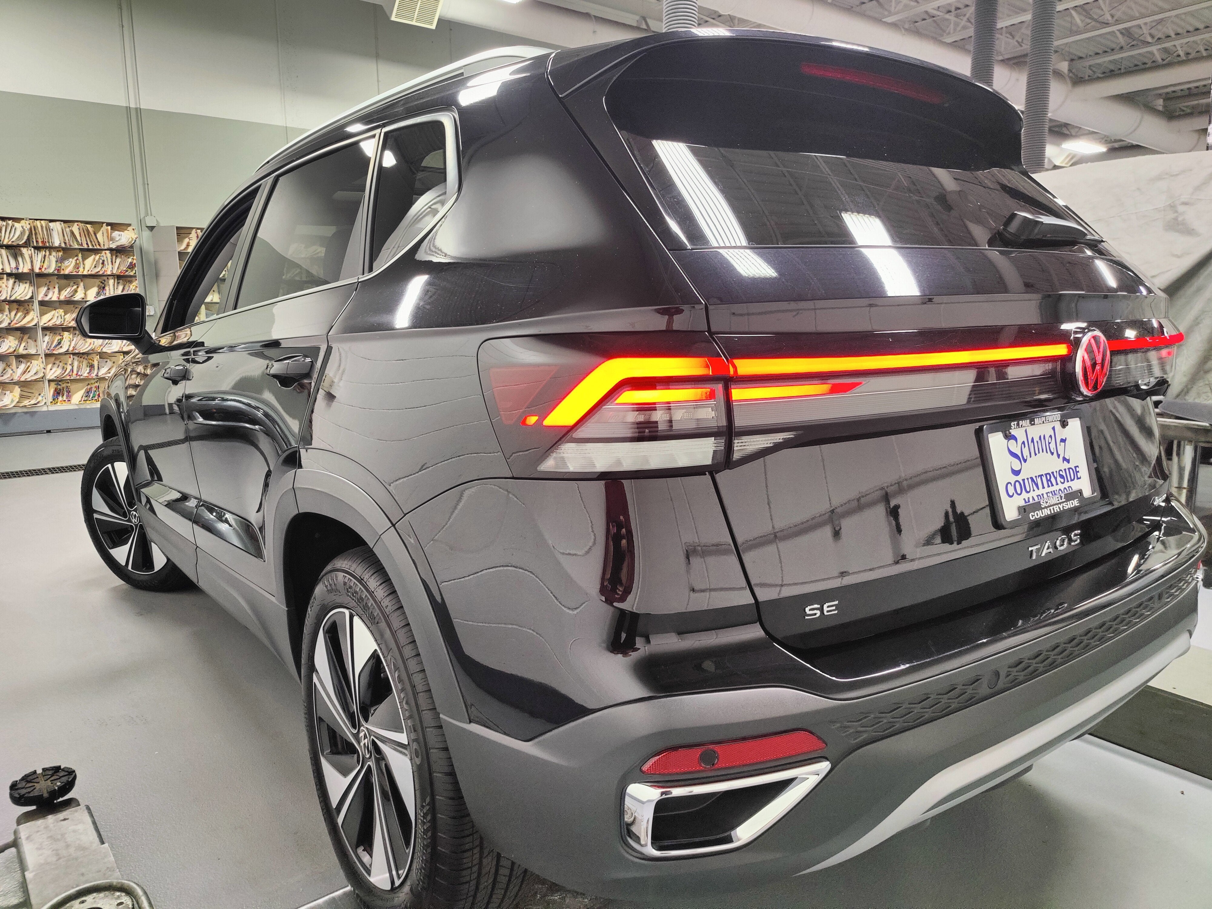 2025 Volkswagen Taos SE AWD w/Sunroof