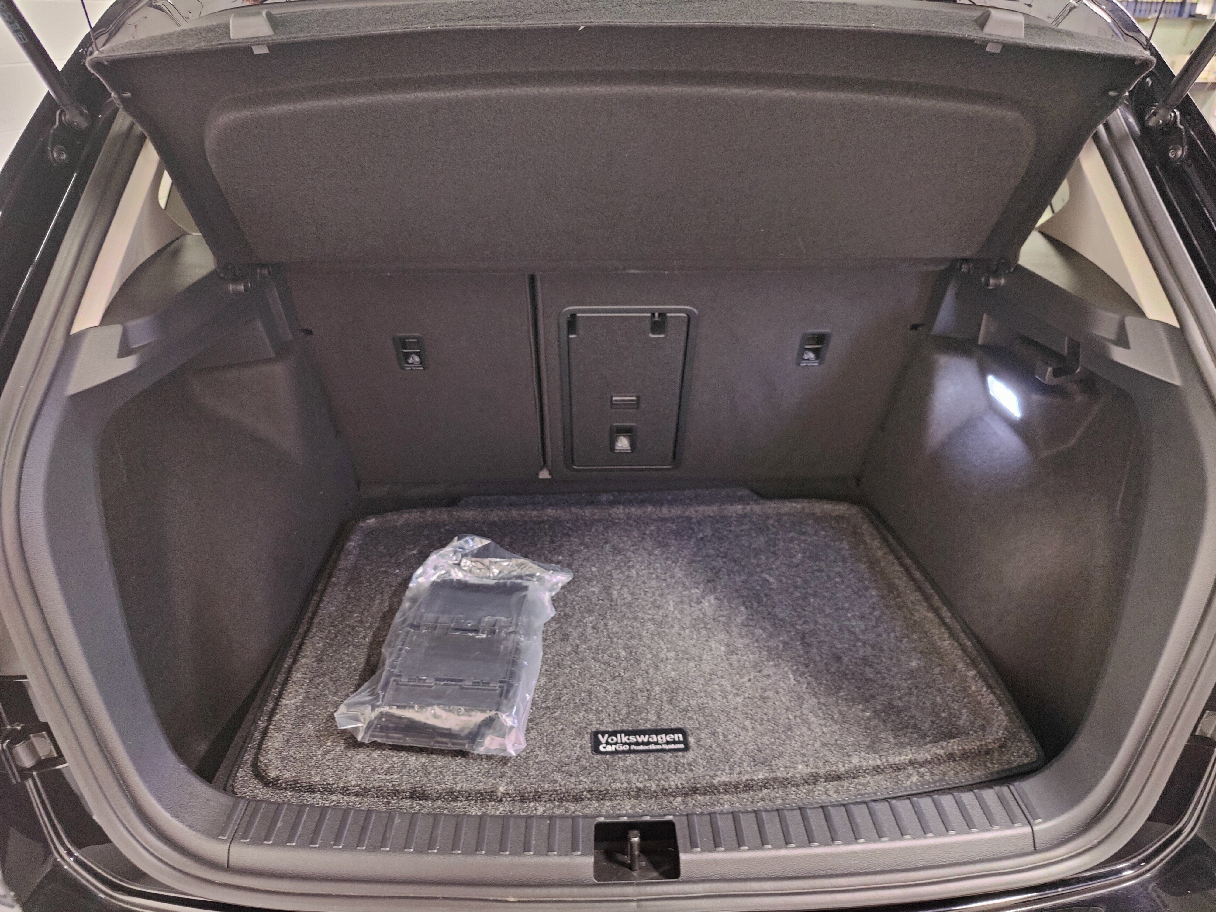 2025 Volkswagen Taos SE AWD w/Sunroof