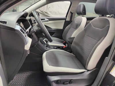 2025 Volkswagen Taos SE AWD w/Sunroof