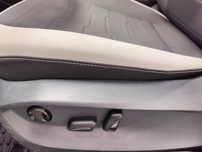 2025 Volkswagen Taos SE AWD w/Sunroof