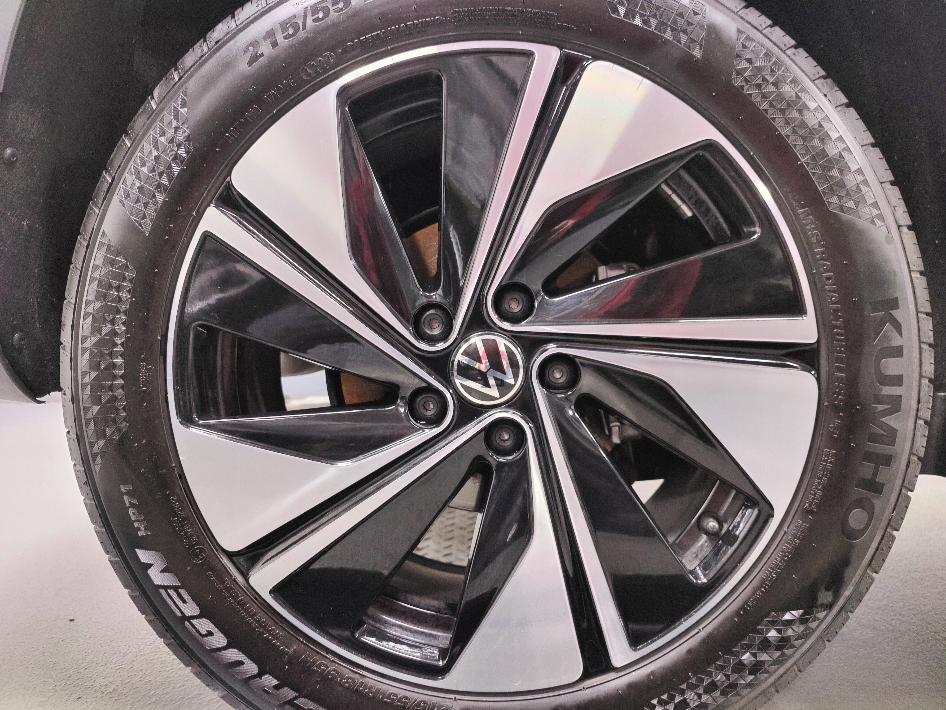 2025 Volkswagen Taos SE AWD w/Sunroof