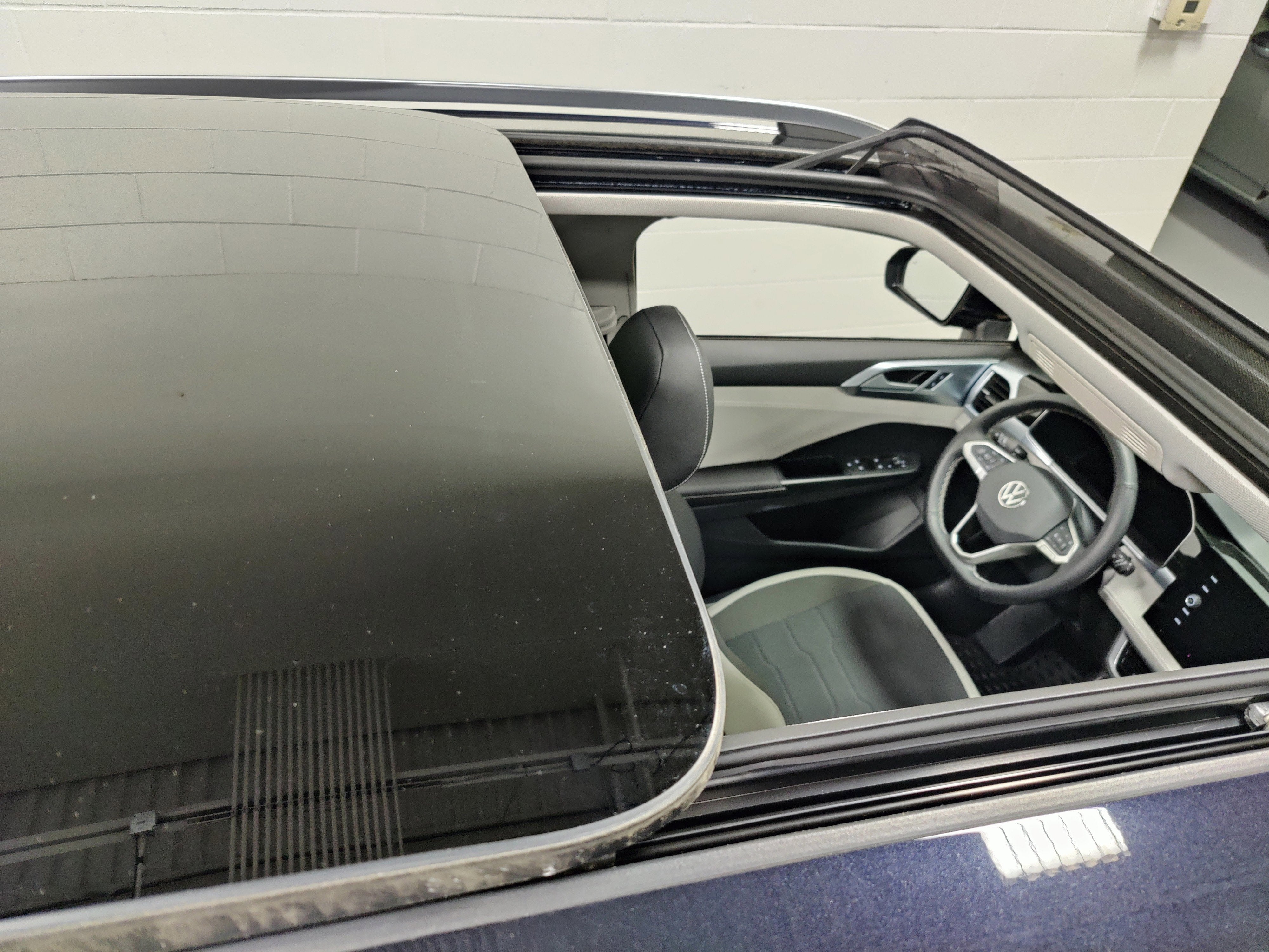 2025 Volkswagen Taos SE AWD w/Sunroof