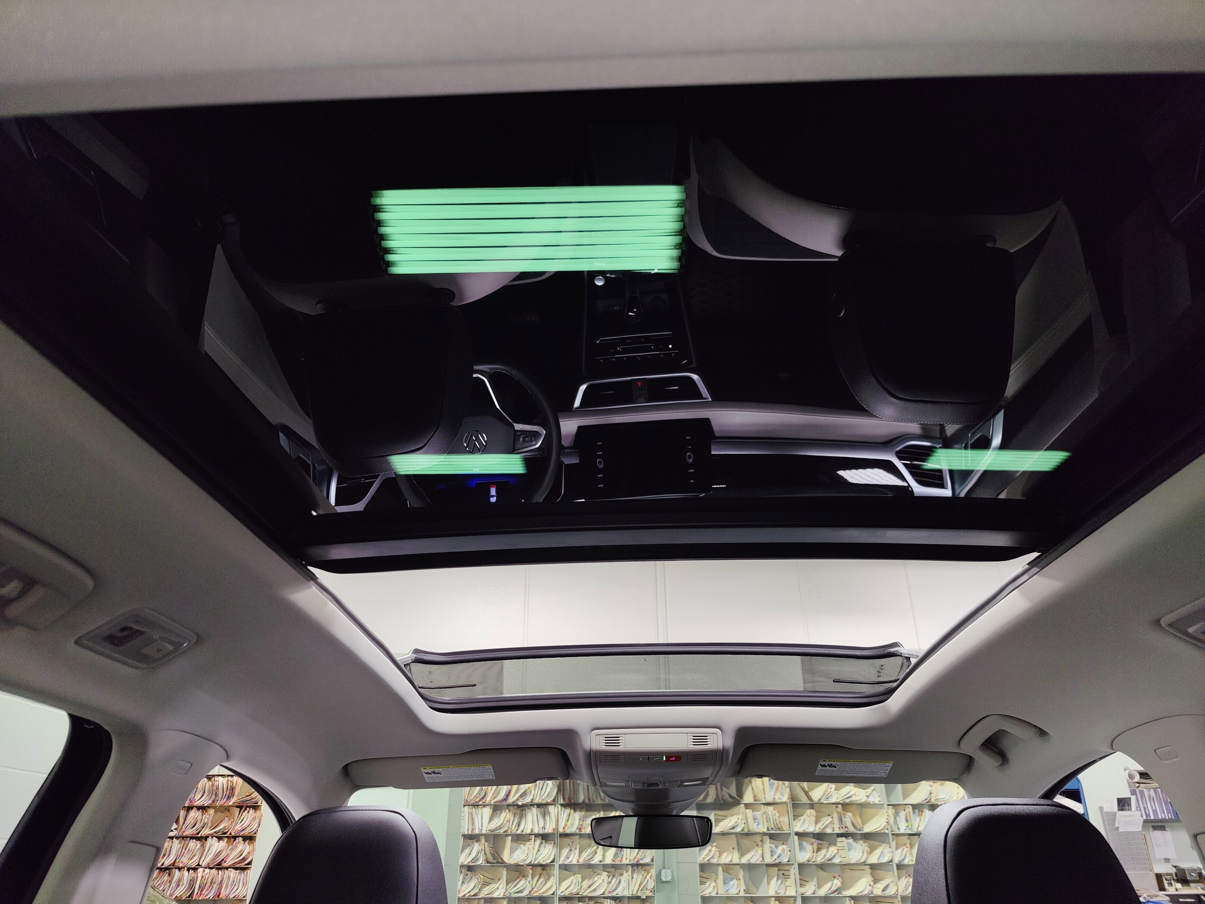 2025 Volkswagen Taos SE AWD w/Sunroof