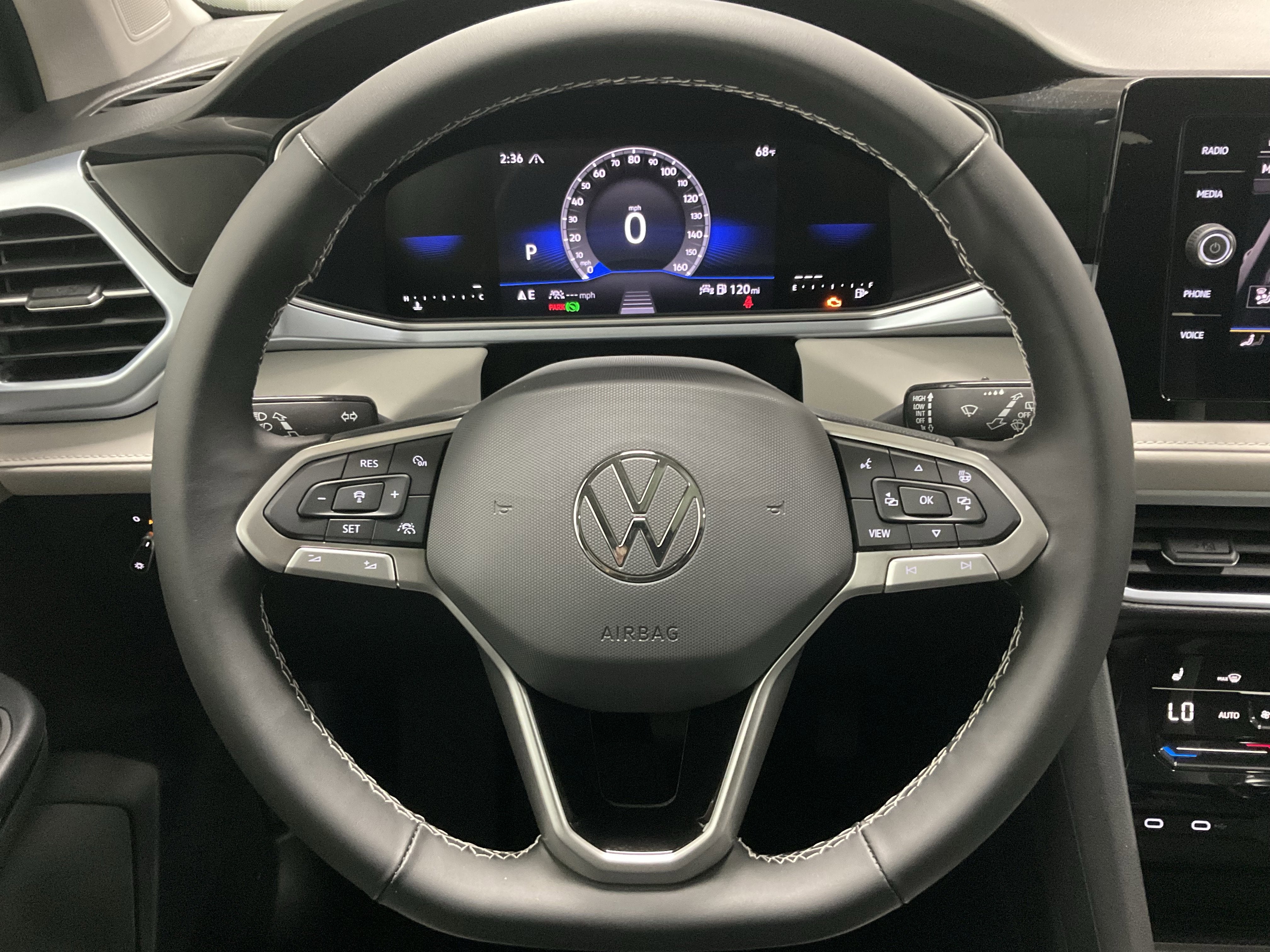 2026 Volkswagen Taos SE