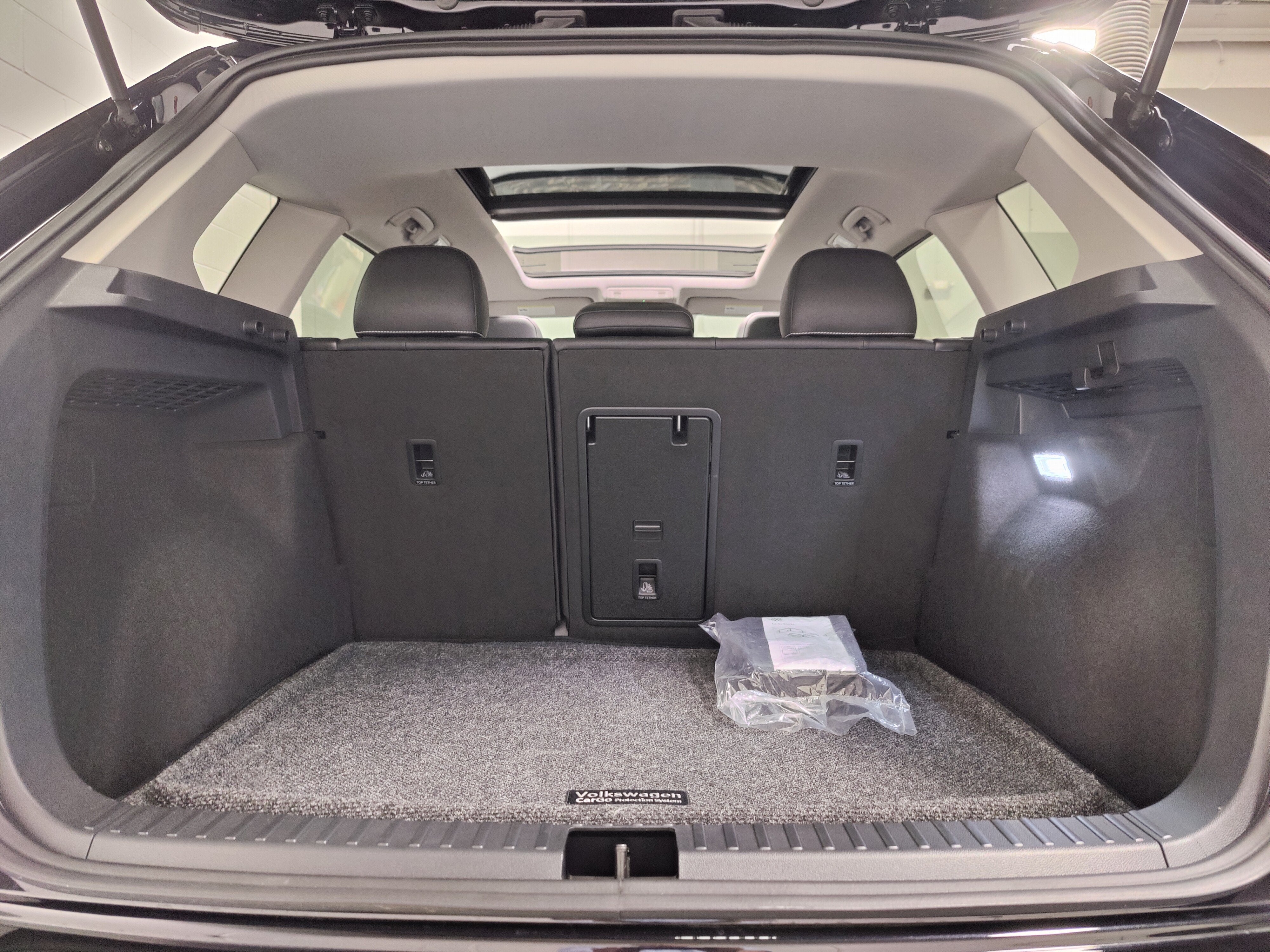 2025 Volkswagen Taos SE AWD w/Sunroof