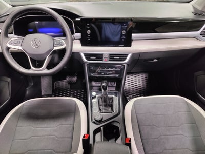2025 Volkswagen Taos SE AWD w/Sunroof