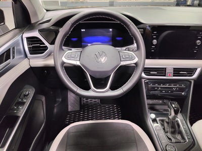 2025 Volkswagen Taos SE AWD w/Sunroof