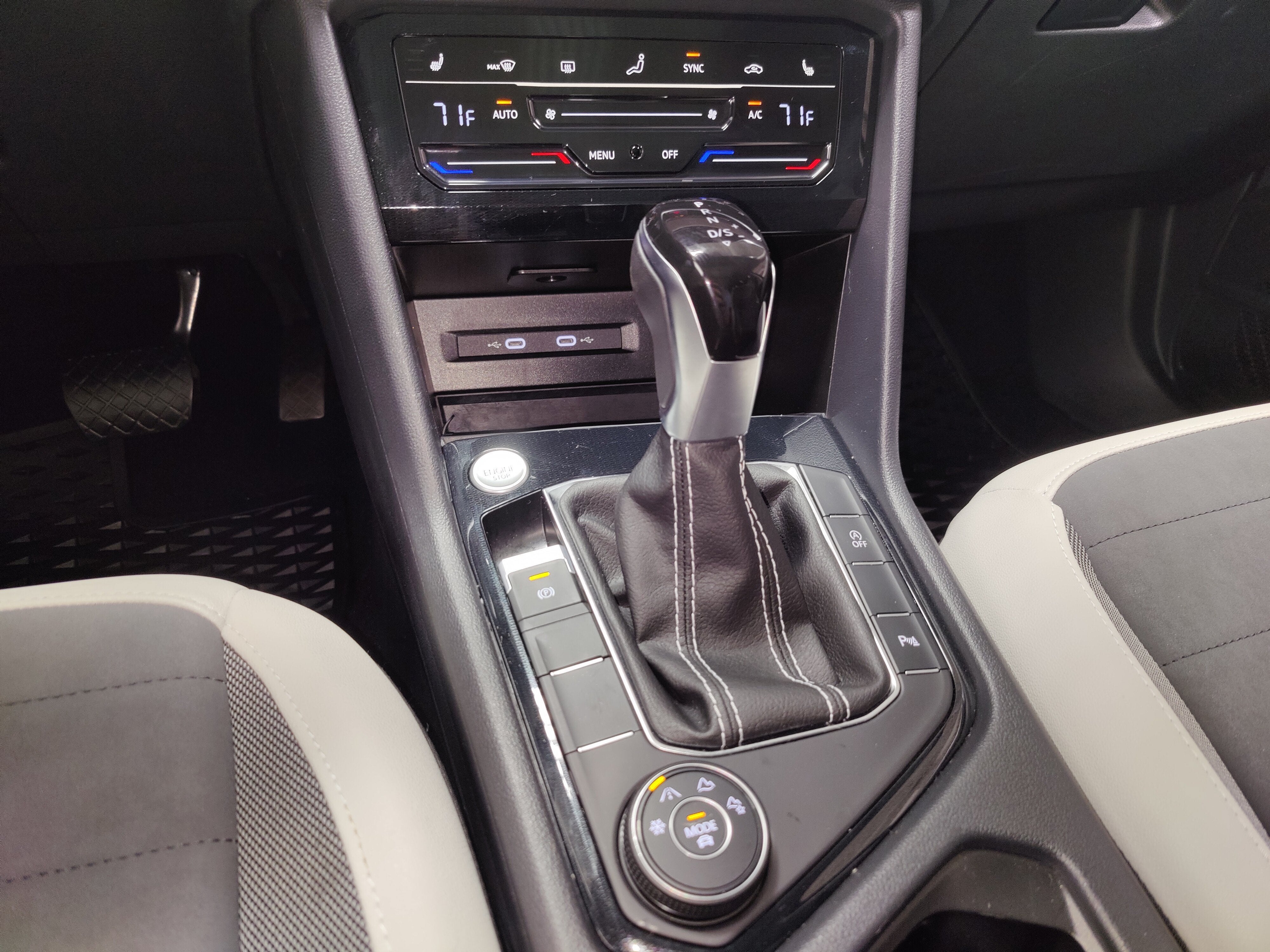 2025 Volkswagen Taos SE AWD w/Sunroof