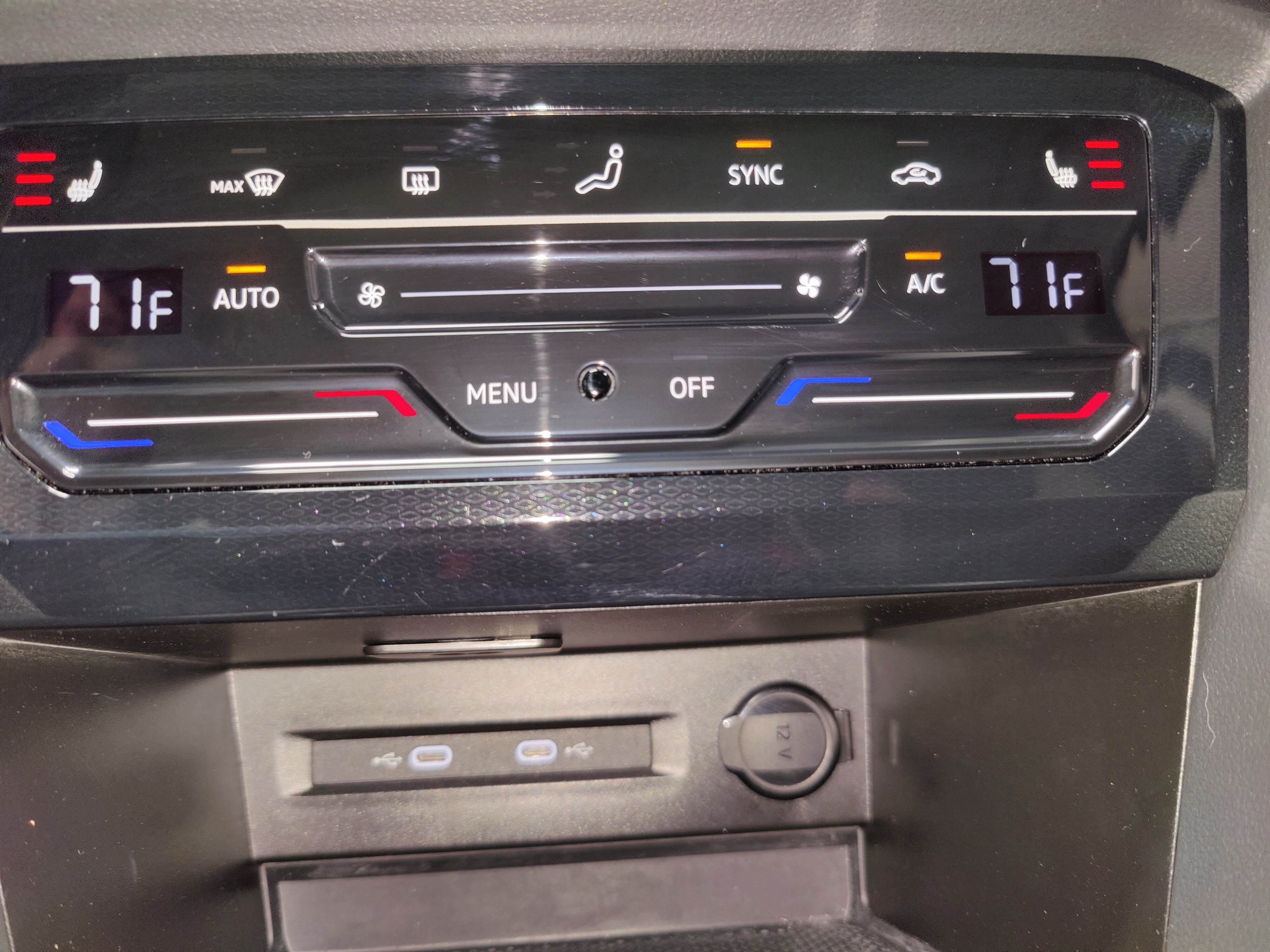 2025 Volkswagen Taos SE AWD w/Sunroof