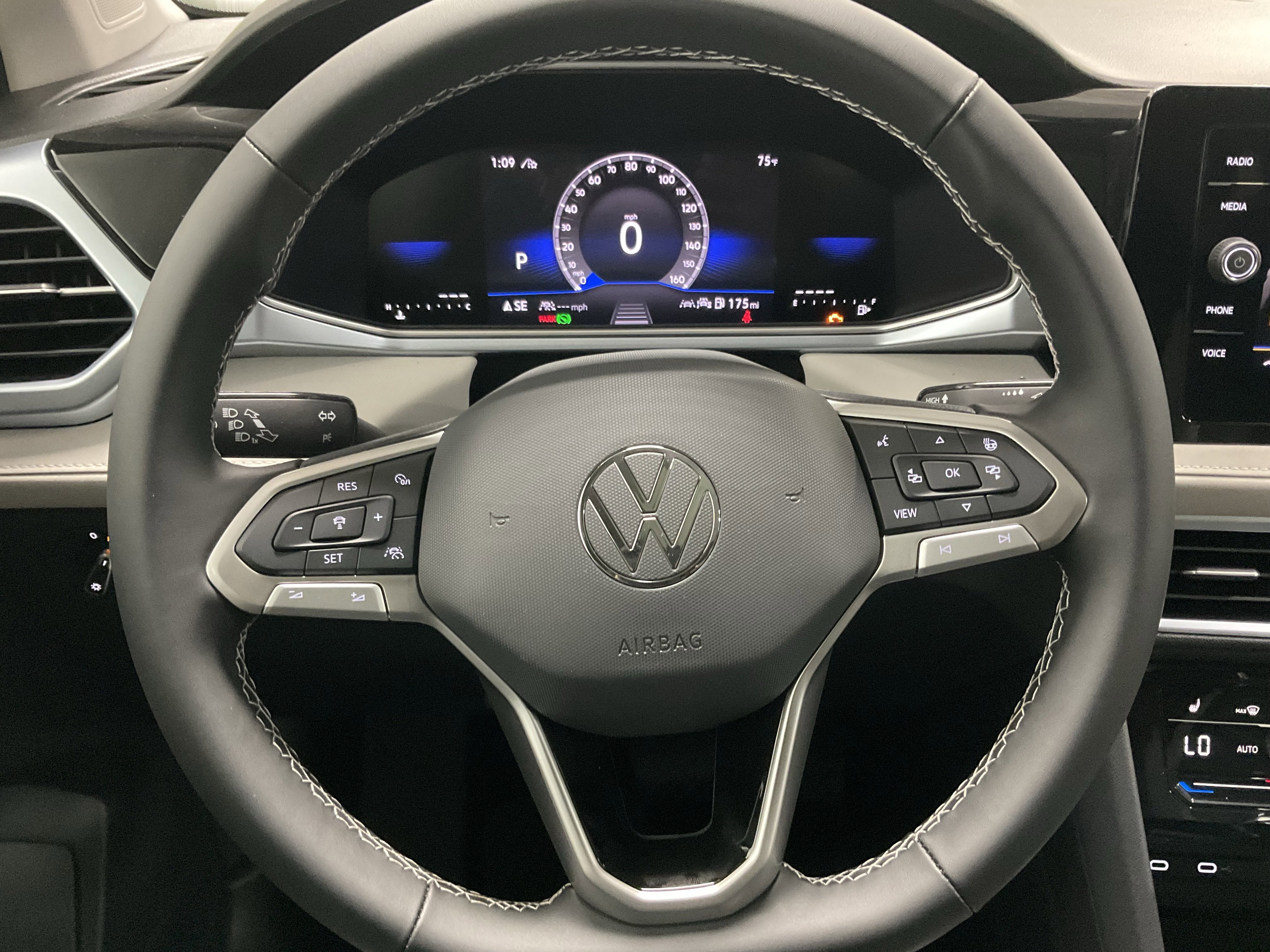 2026 Volkswagen Taos SE