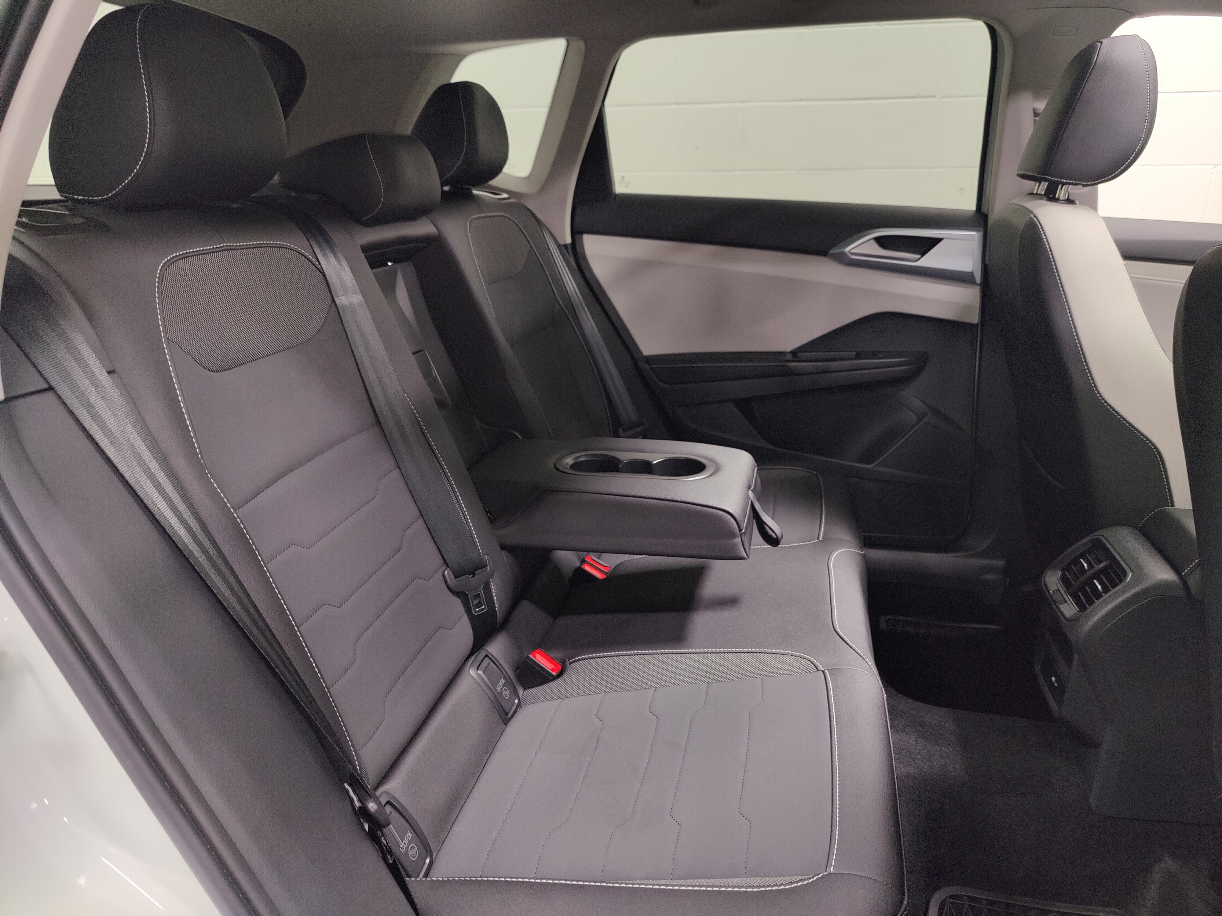 2025 Volkswagen Taos SE AWD w/Sunroof