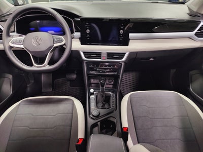 2025 Volkswagen Taos SE AWD w/Sunroof