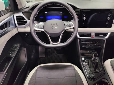 2025 Volkswagen Taos SE AWD w/Sunroof