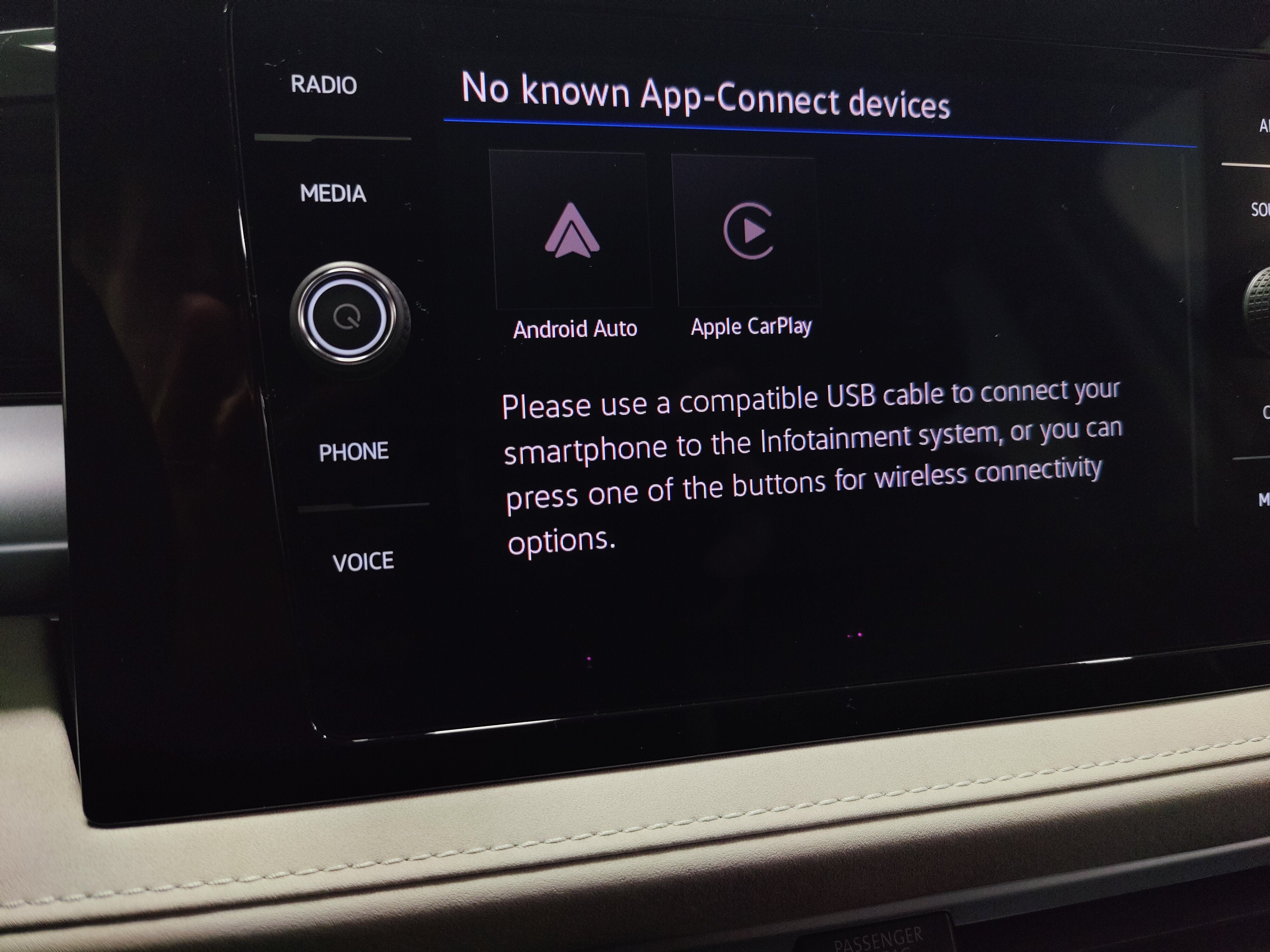 2025 Volkswagen Taos SE AWD w/Sunroof