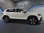 2025 Volkswagen Taos SE AWD w/Sunroof