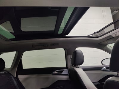 2025 Volkswagen Taos SE AWD w/Sunroof