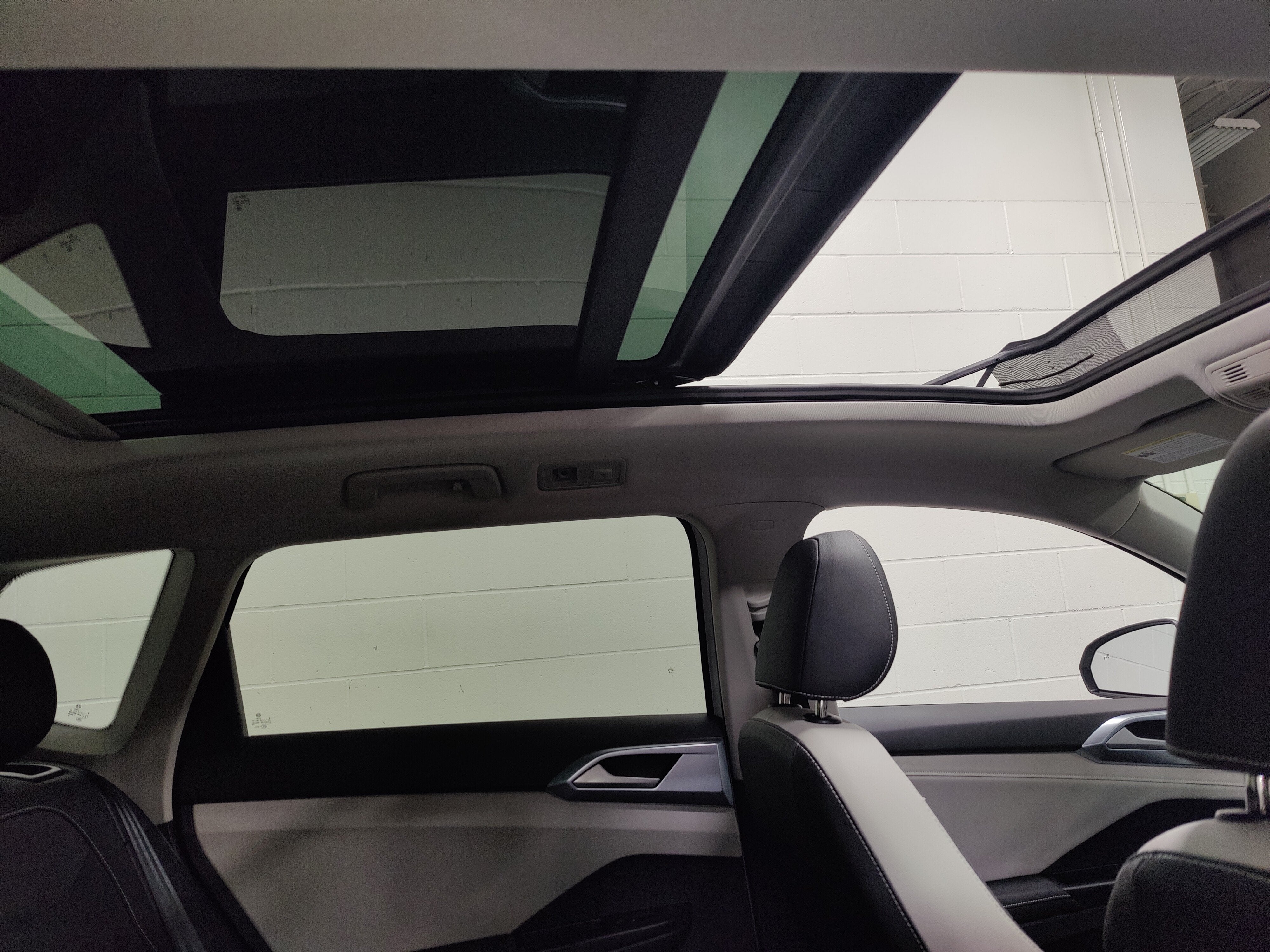 2025 Volkswagen Taos SE AWD w/Sunroof