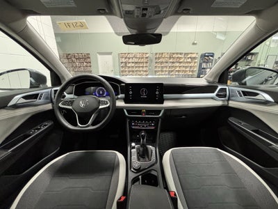 2025 Volkswagen Taos SE