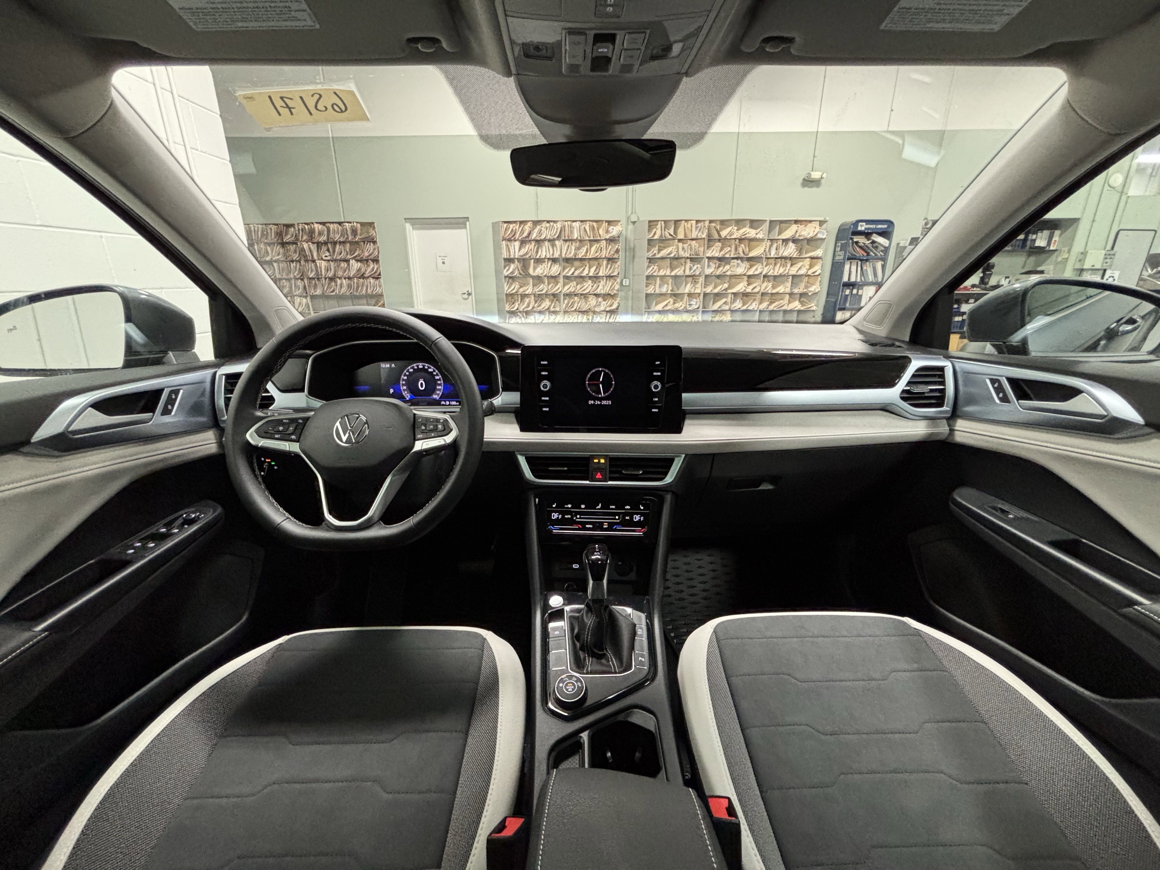 2025 Volkswagen Taos SE