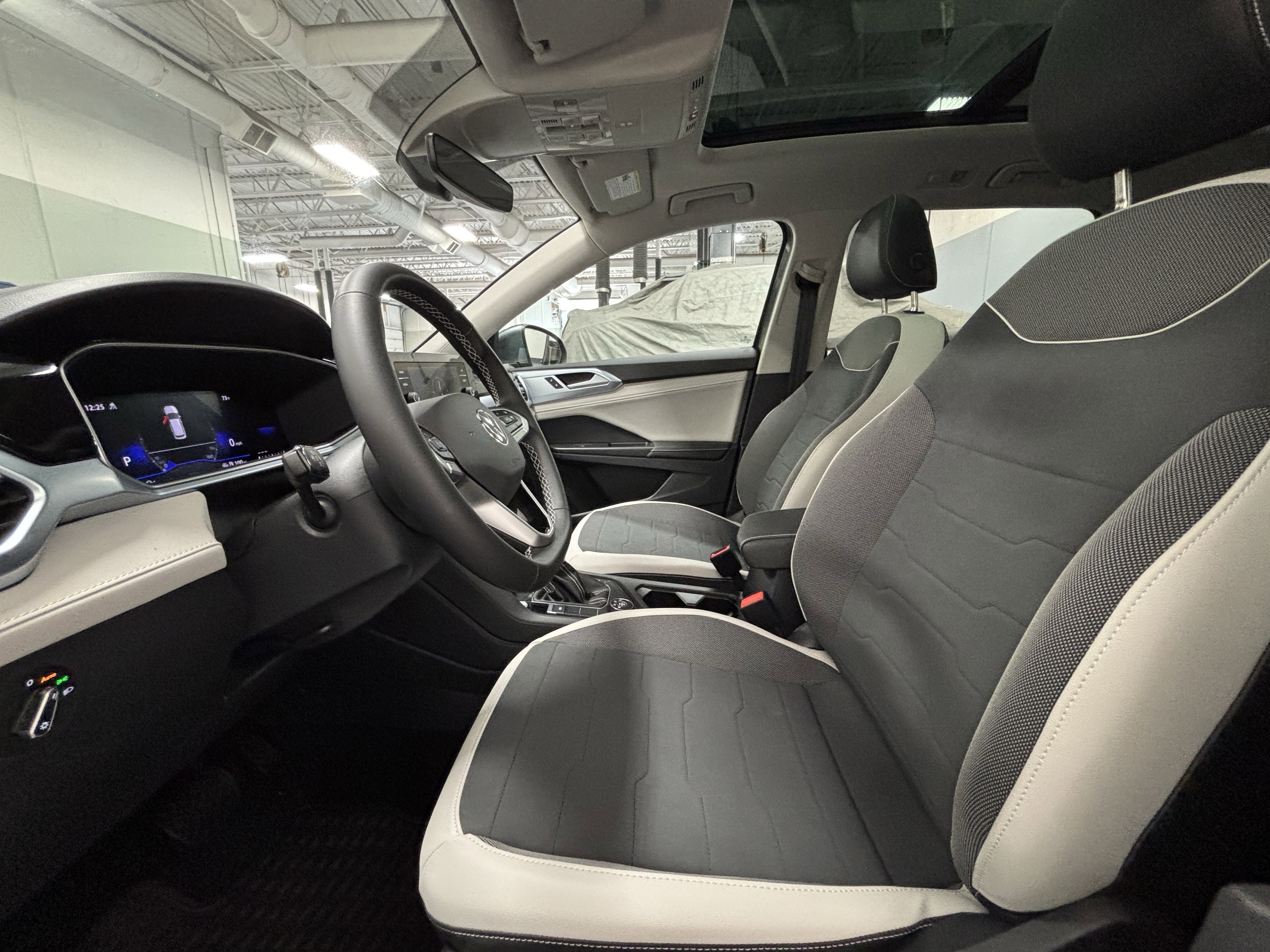 2025 Volkswagen Taos SE