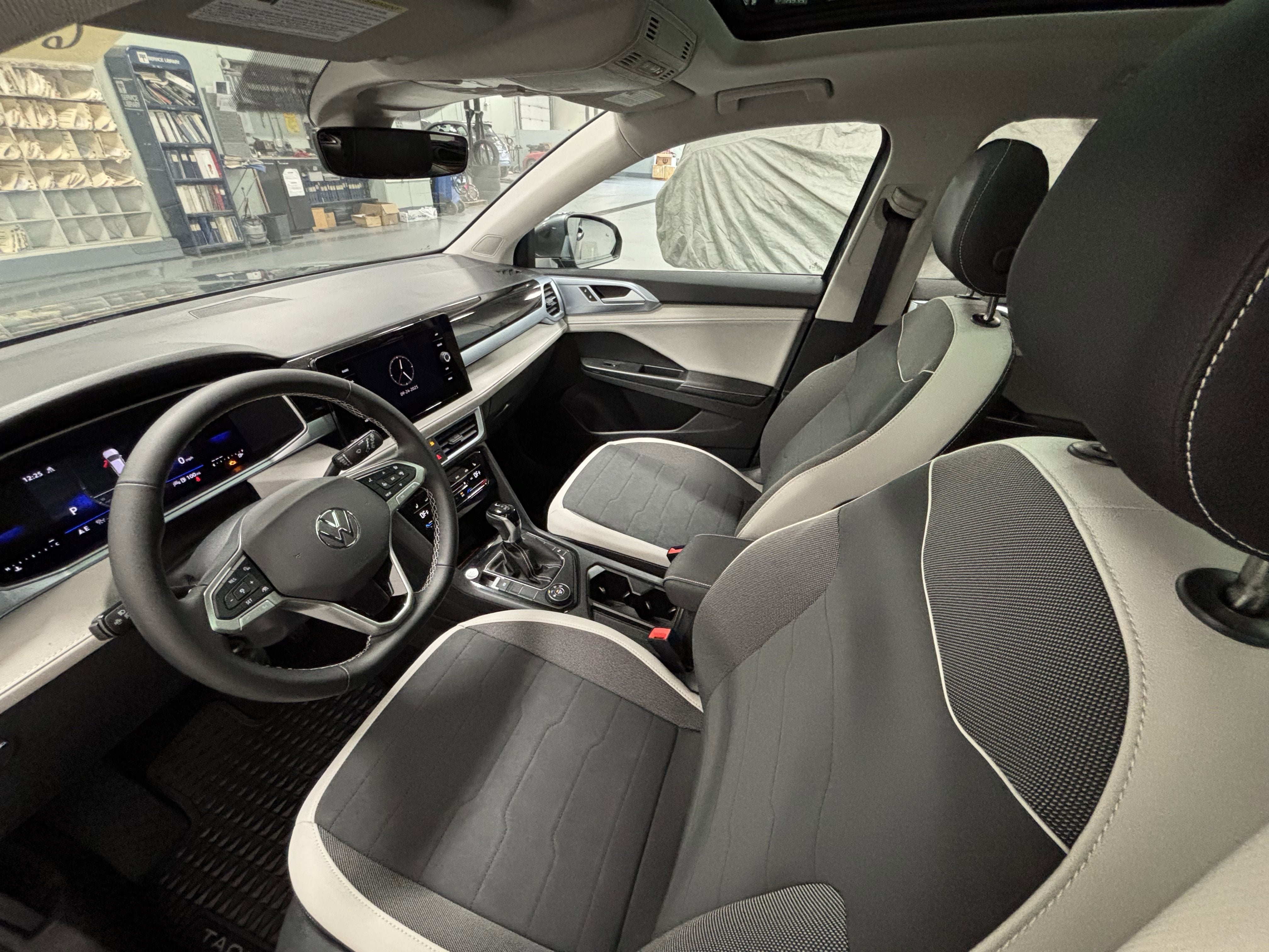 2025 Volkswagen Taos SE