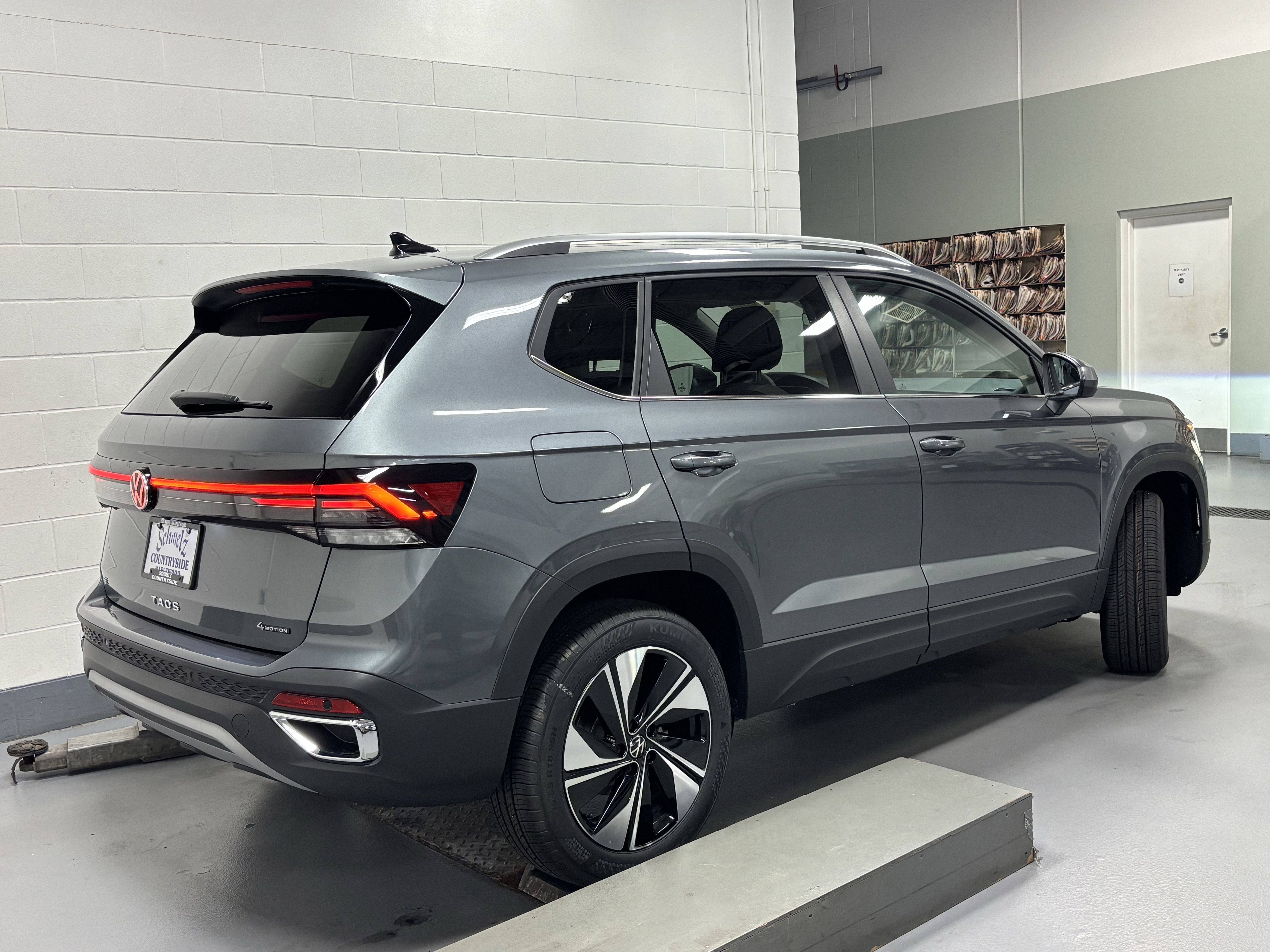 2025 Volkswagen Taos SE