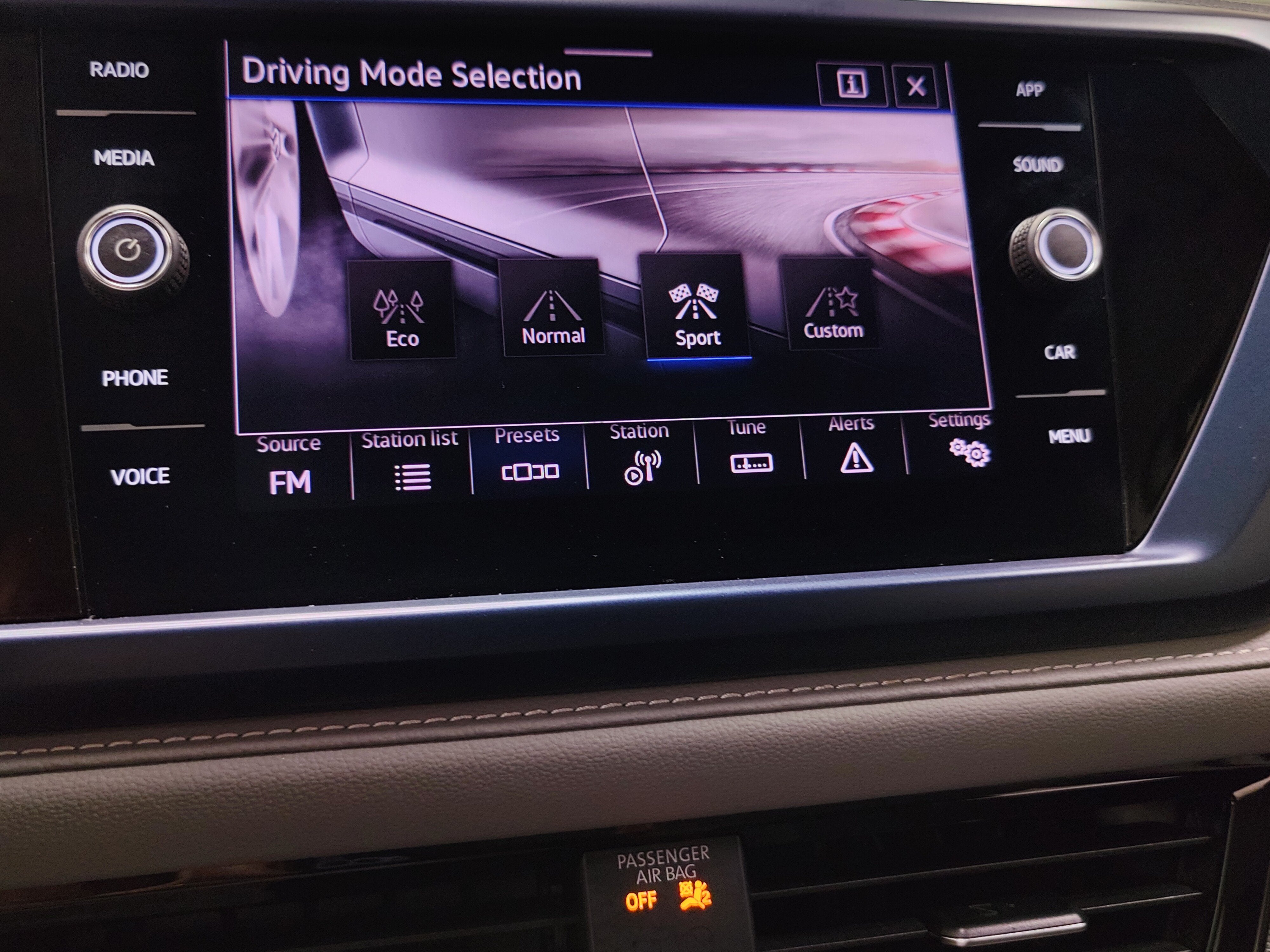 2024 Volkswagen Taos SE AWD w/Sunroof