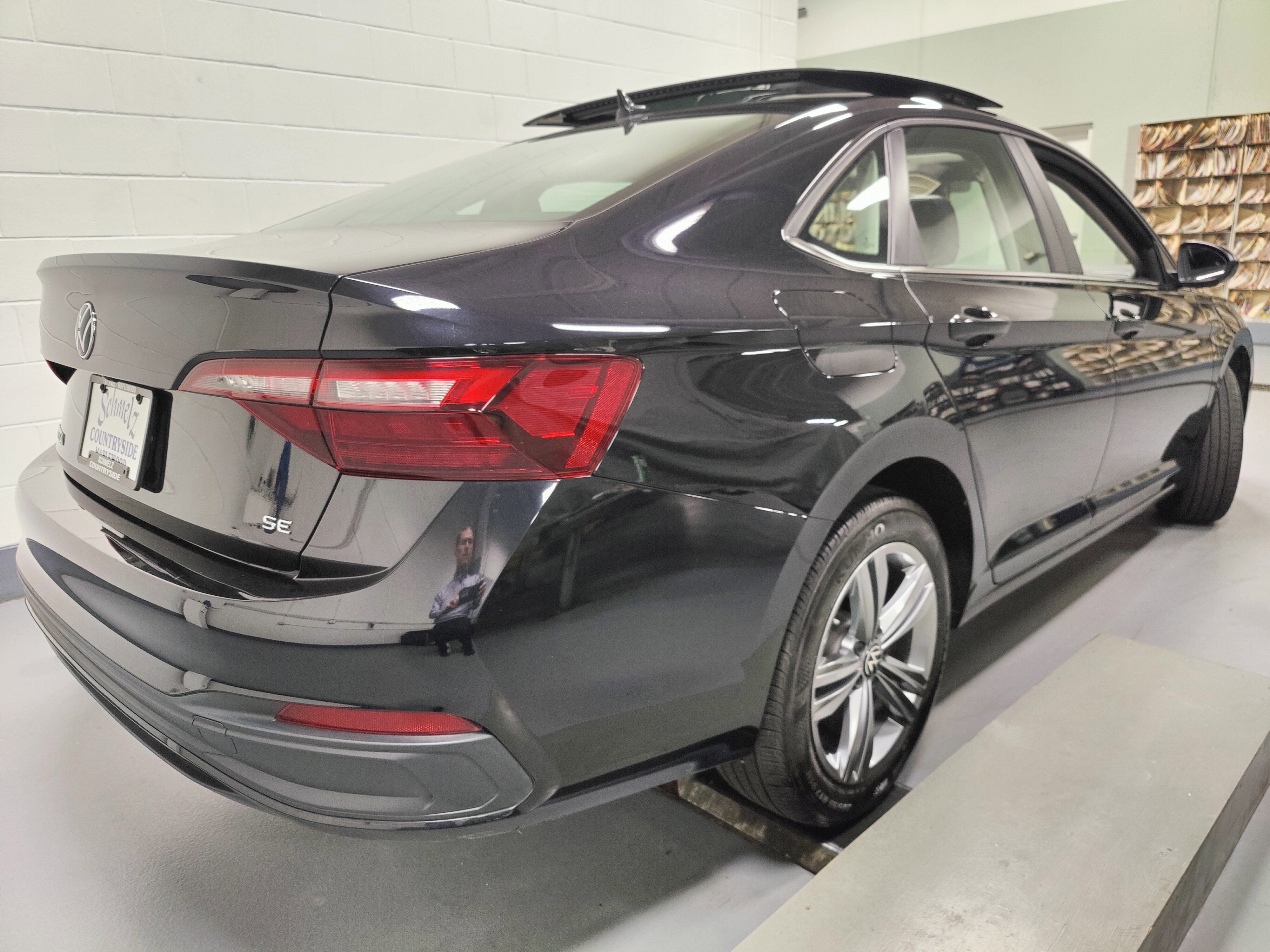 2024 Volkswagen Jetta SE w/Sunroof