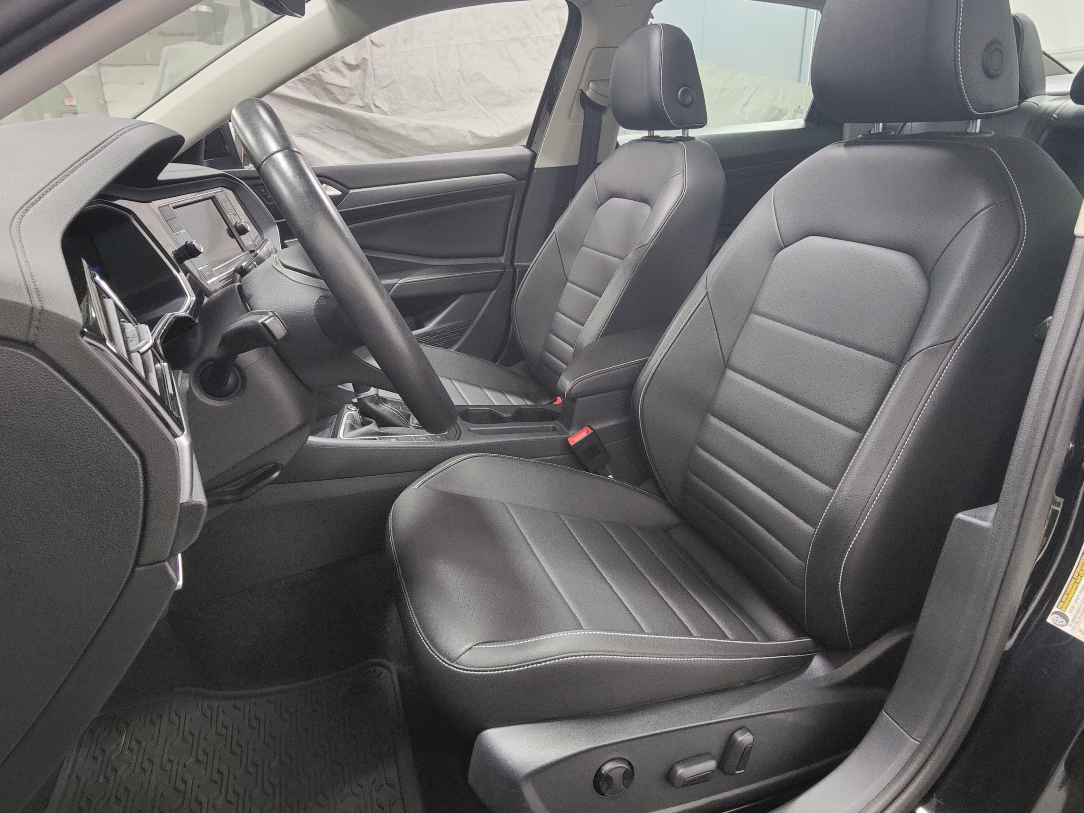 2024 Volkswagen Jetta SE w/Sunroof